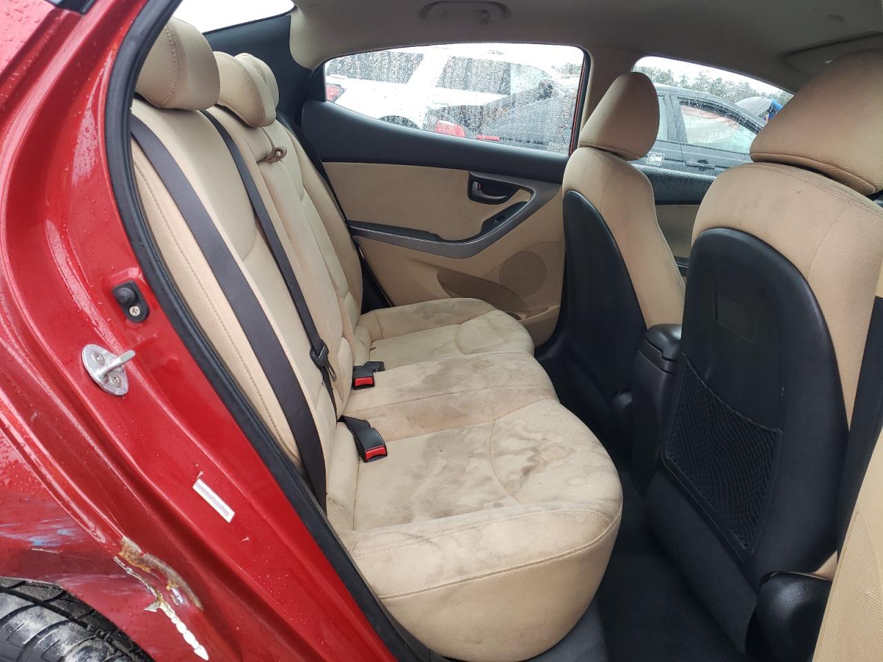 2013 Hyundai Elantra - Image 10