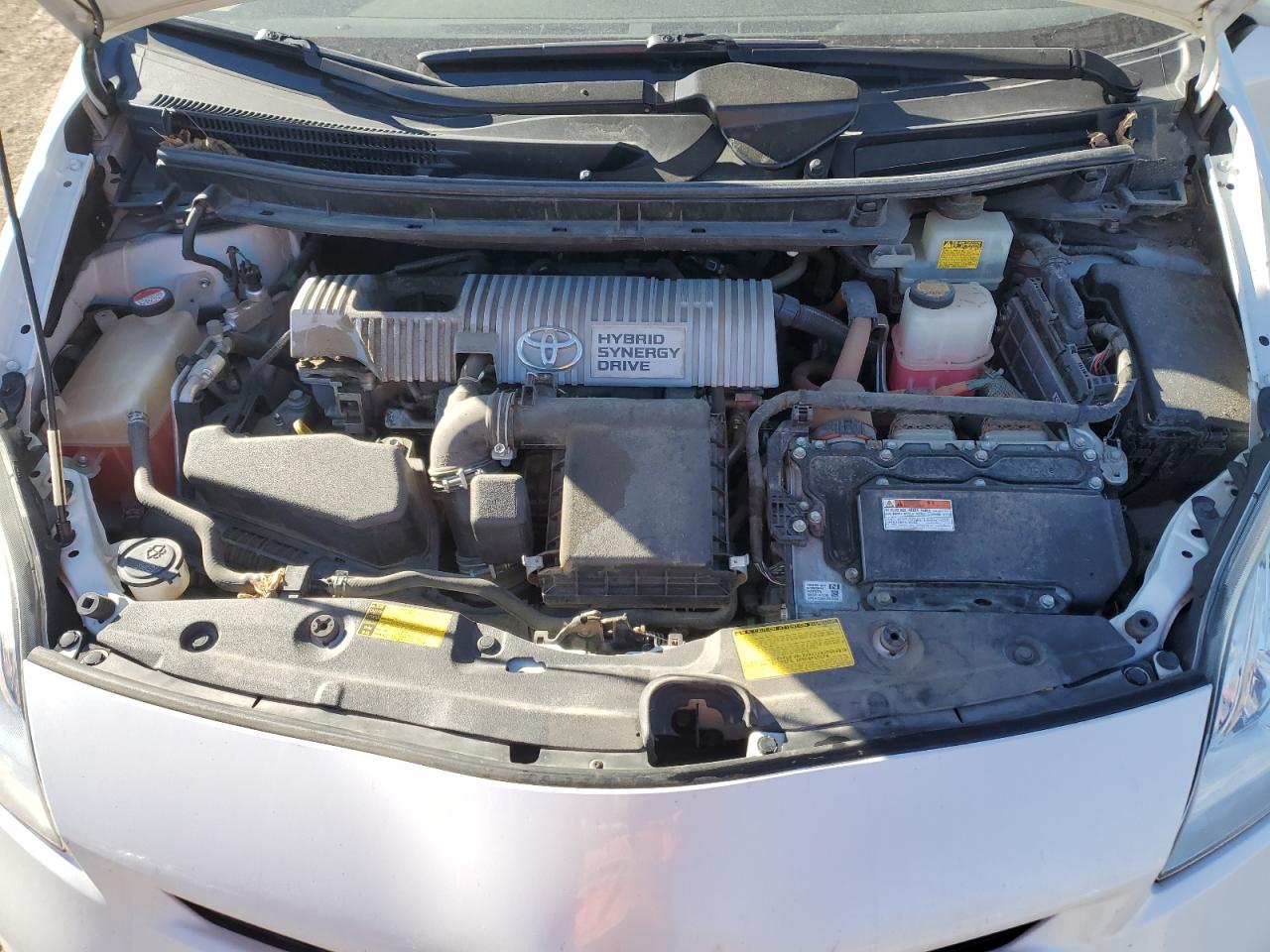 2014 Toyota Prius - Image 11