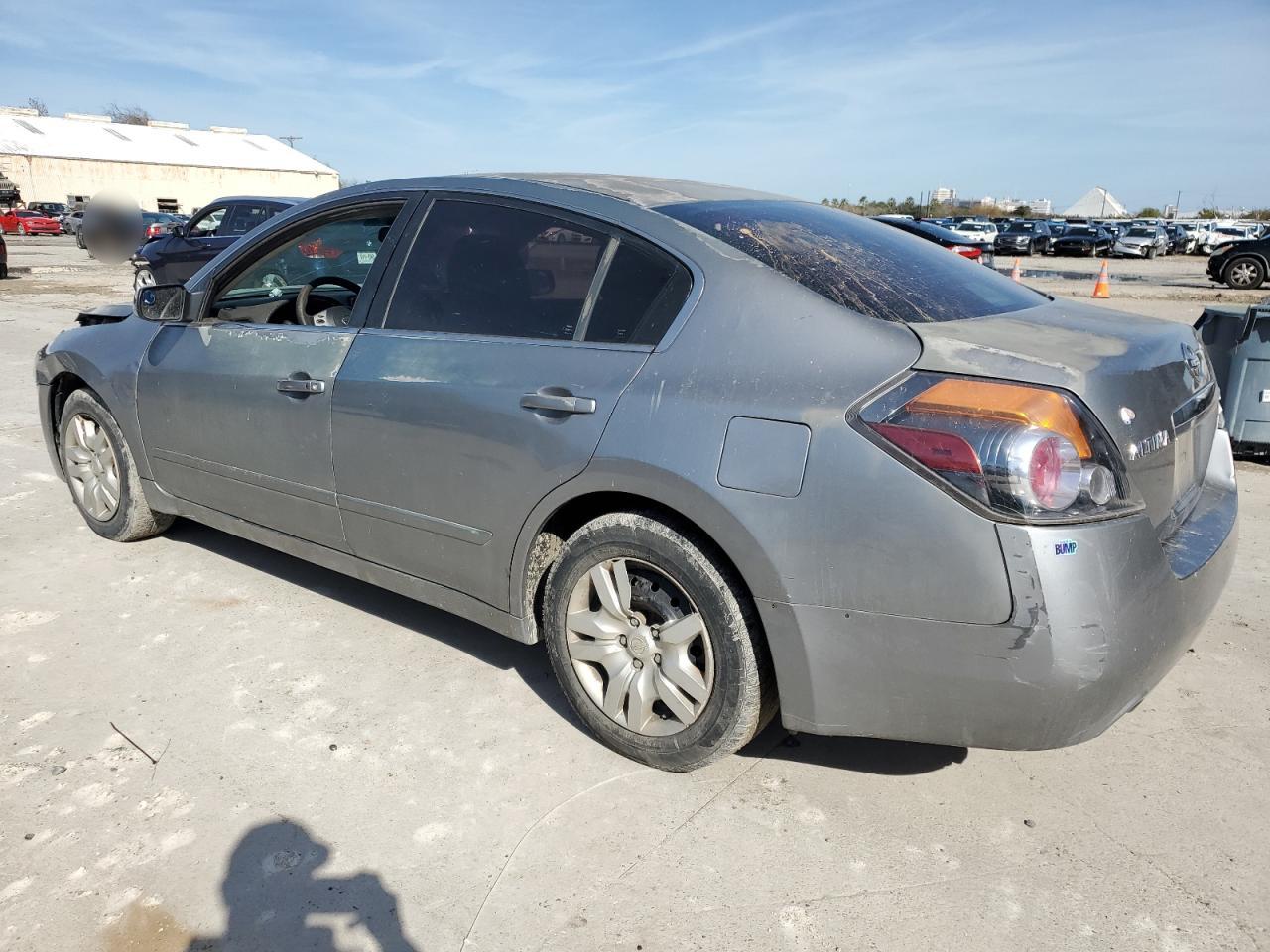 2009 Nissan Altima - Image 2