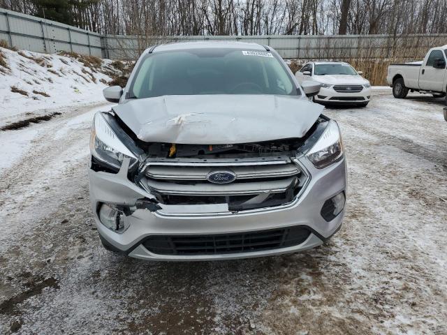 FORD ESCAPE 2019 Srebrny