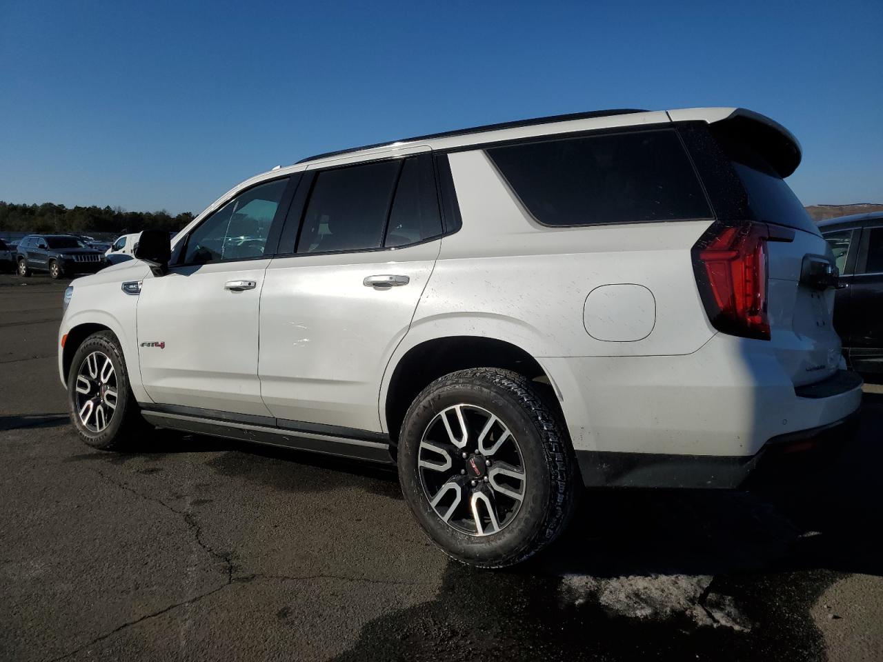 2021 GMC Yukon - Image 2