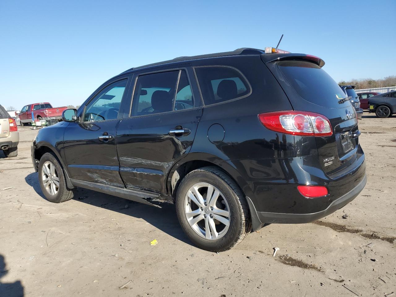 2011 Hyundai Santa Fe - Image 2
