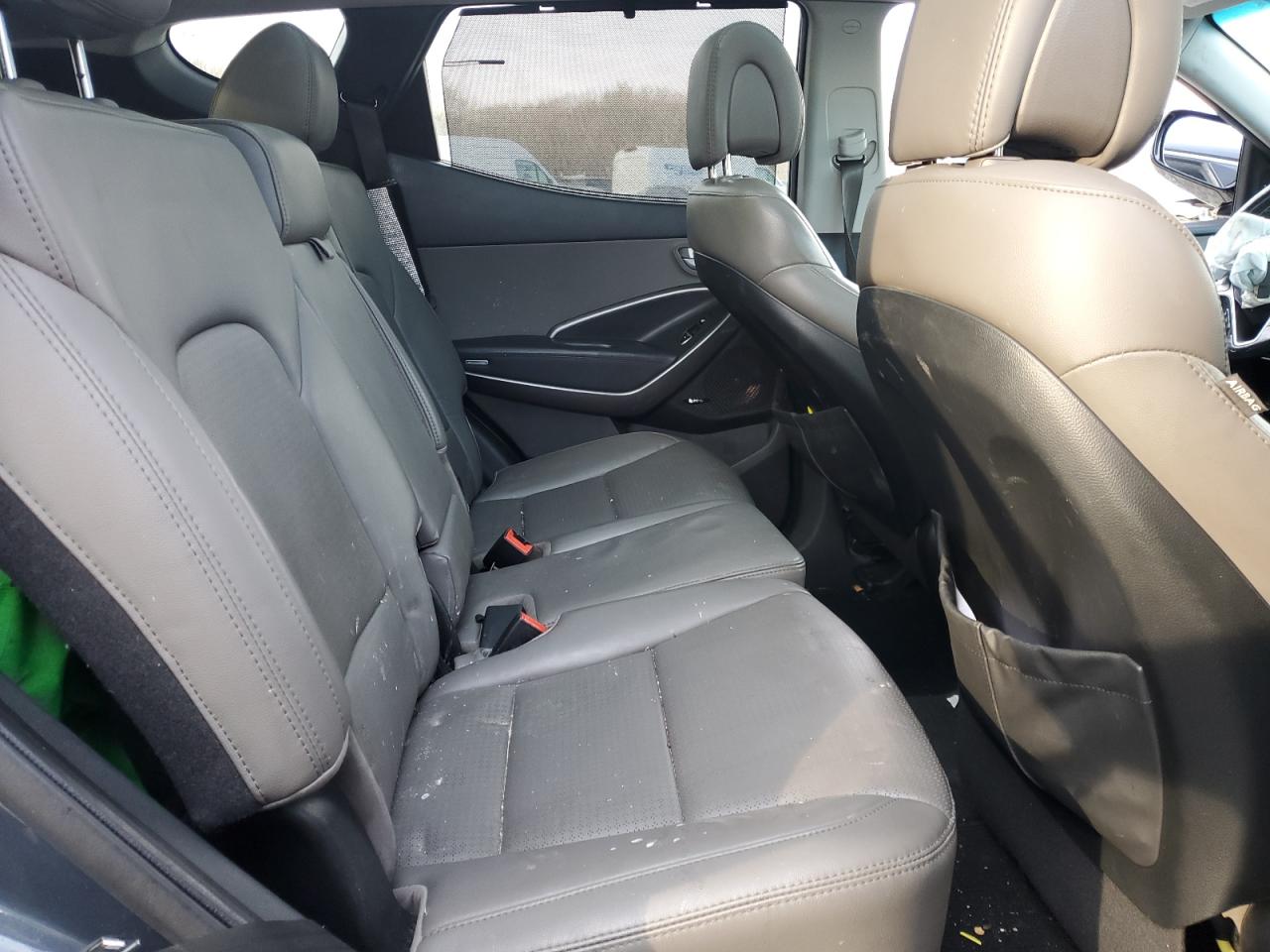 2014 Hyundai Santa Fe - Image 12