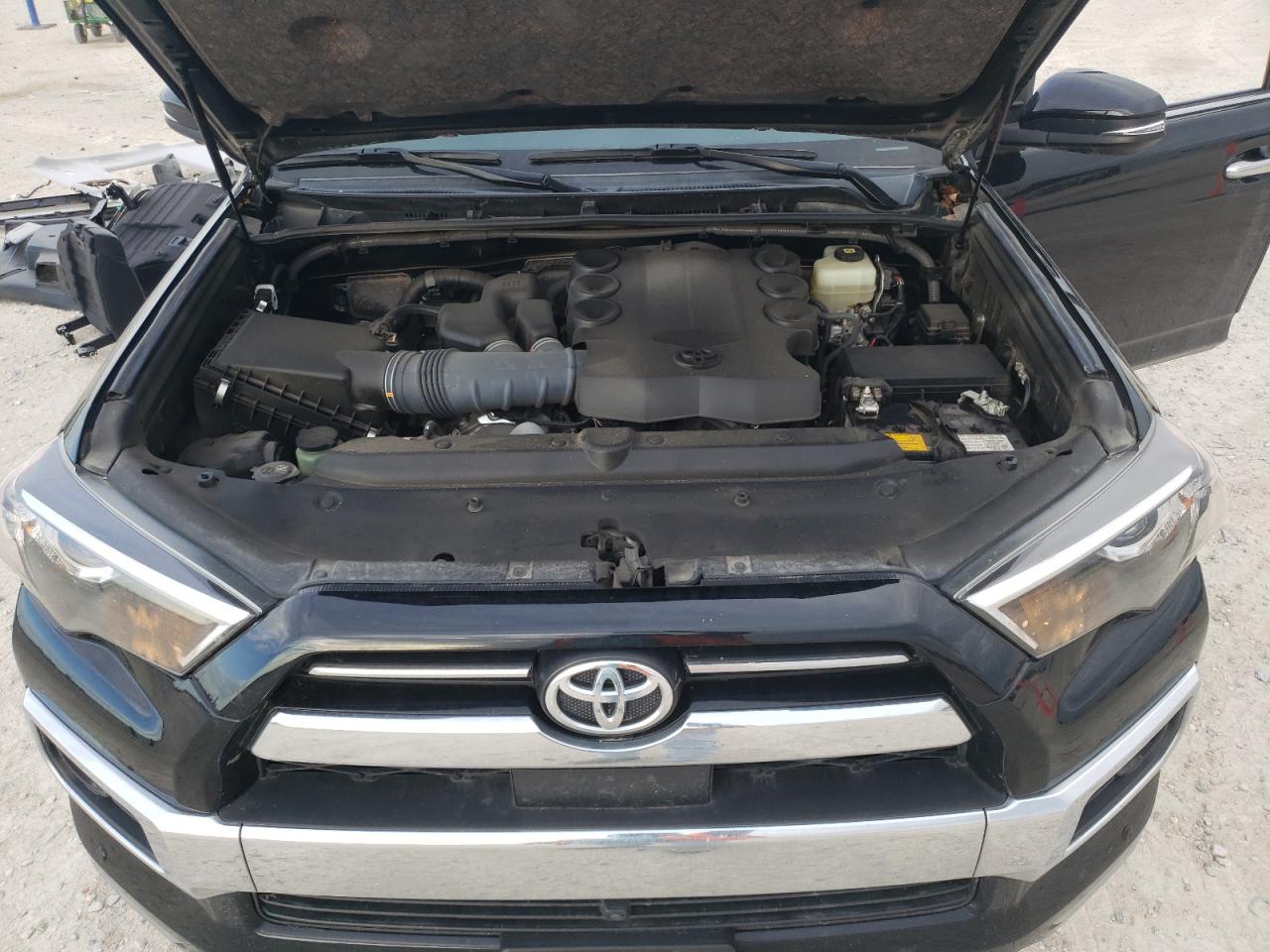 2022 Toyota 4Runner - Image 12