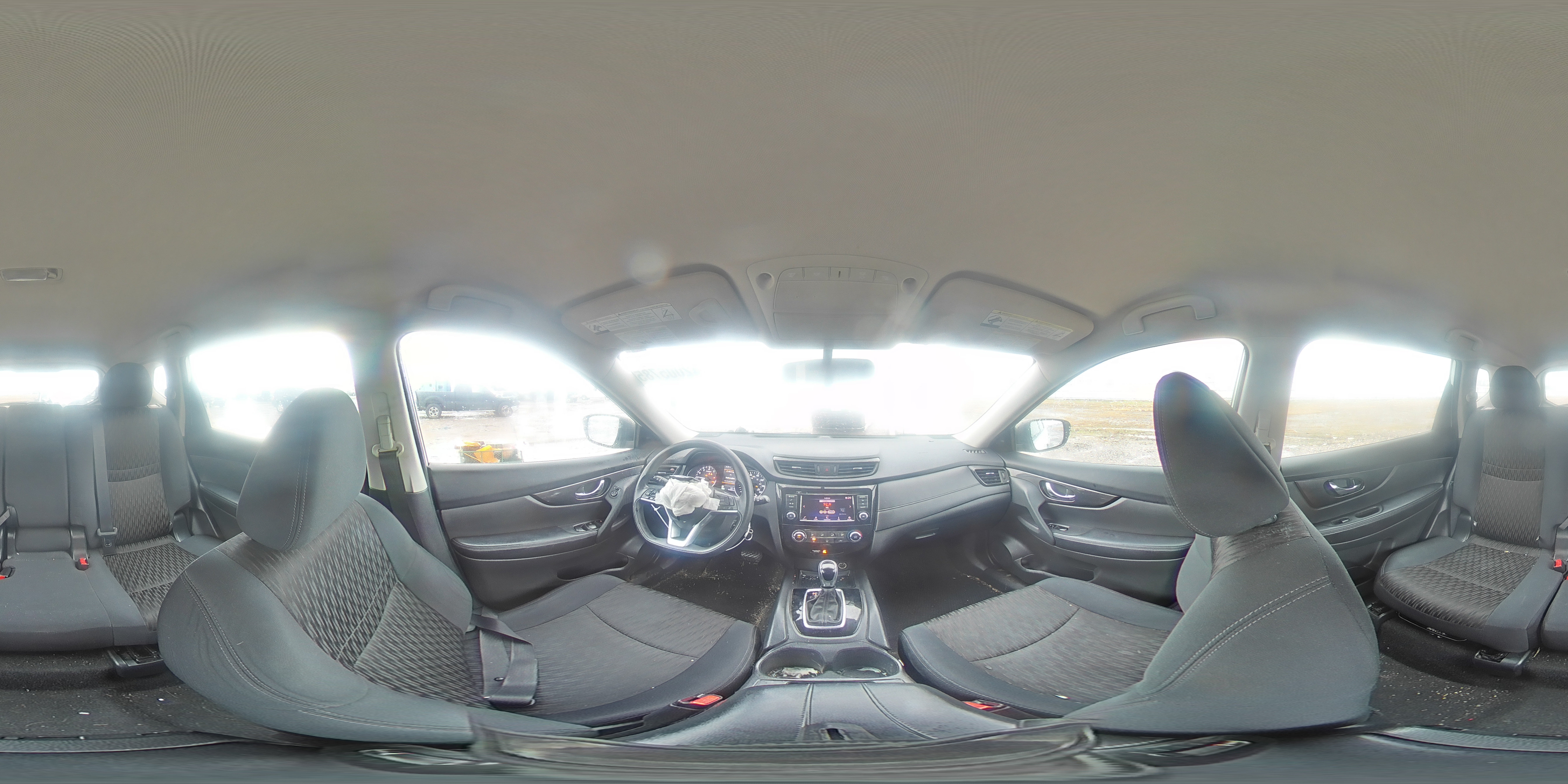 2018 Nissan Rogue - Image 13