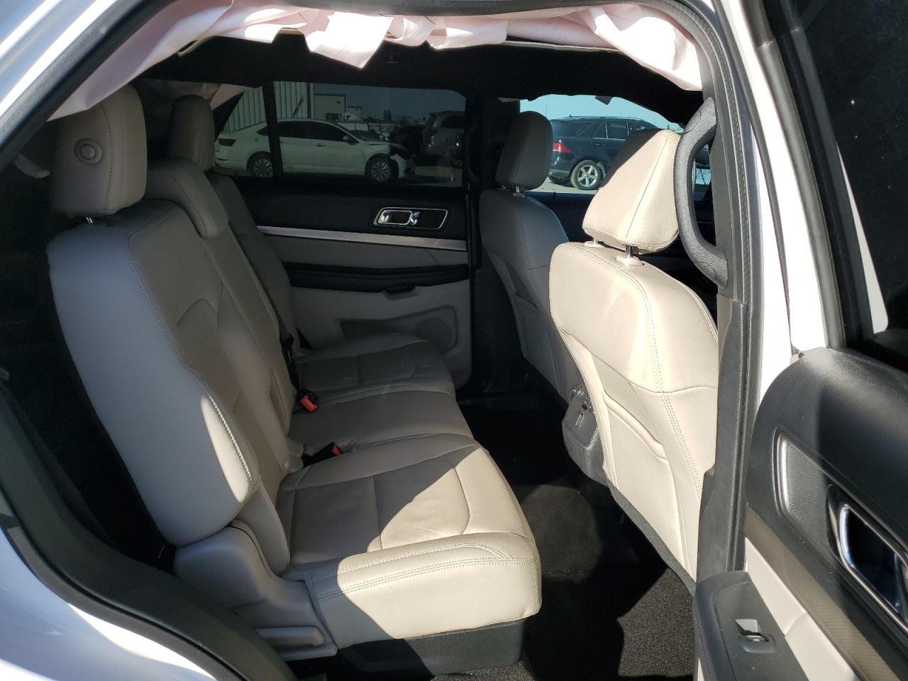 2018 Ford Explorer - Image 11