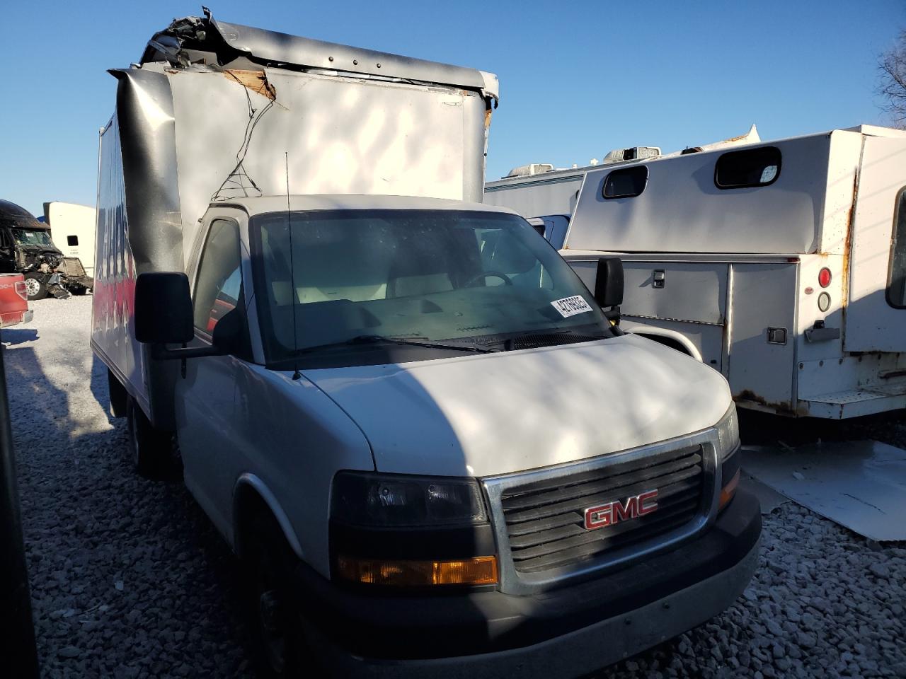 2015 GMC Savana - Image 4