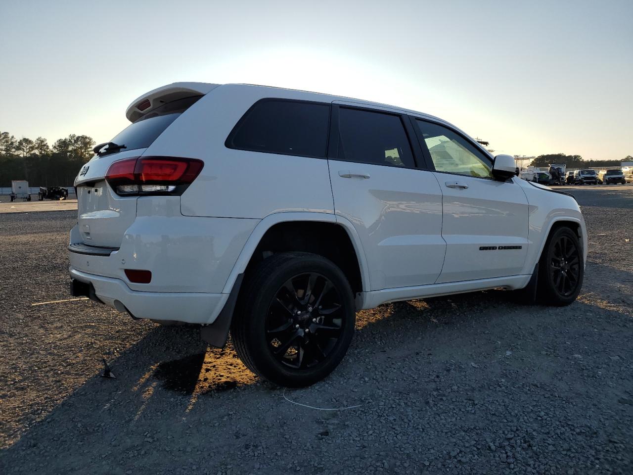 2021 Jeep Grand Cherokee - Image 3