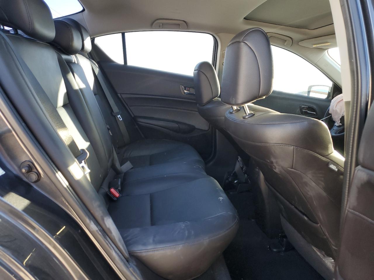 2016 Acura ILX - Image 10