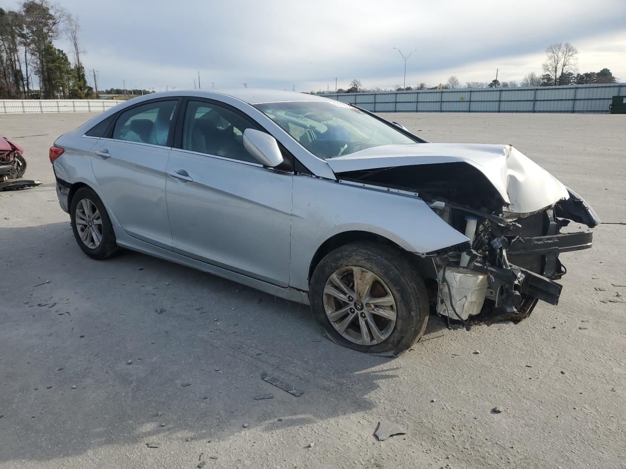 2011 Hyundai Sonata - Image 4