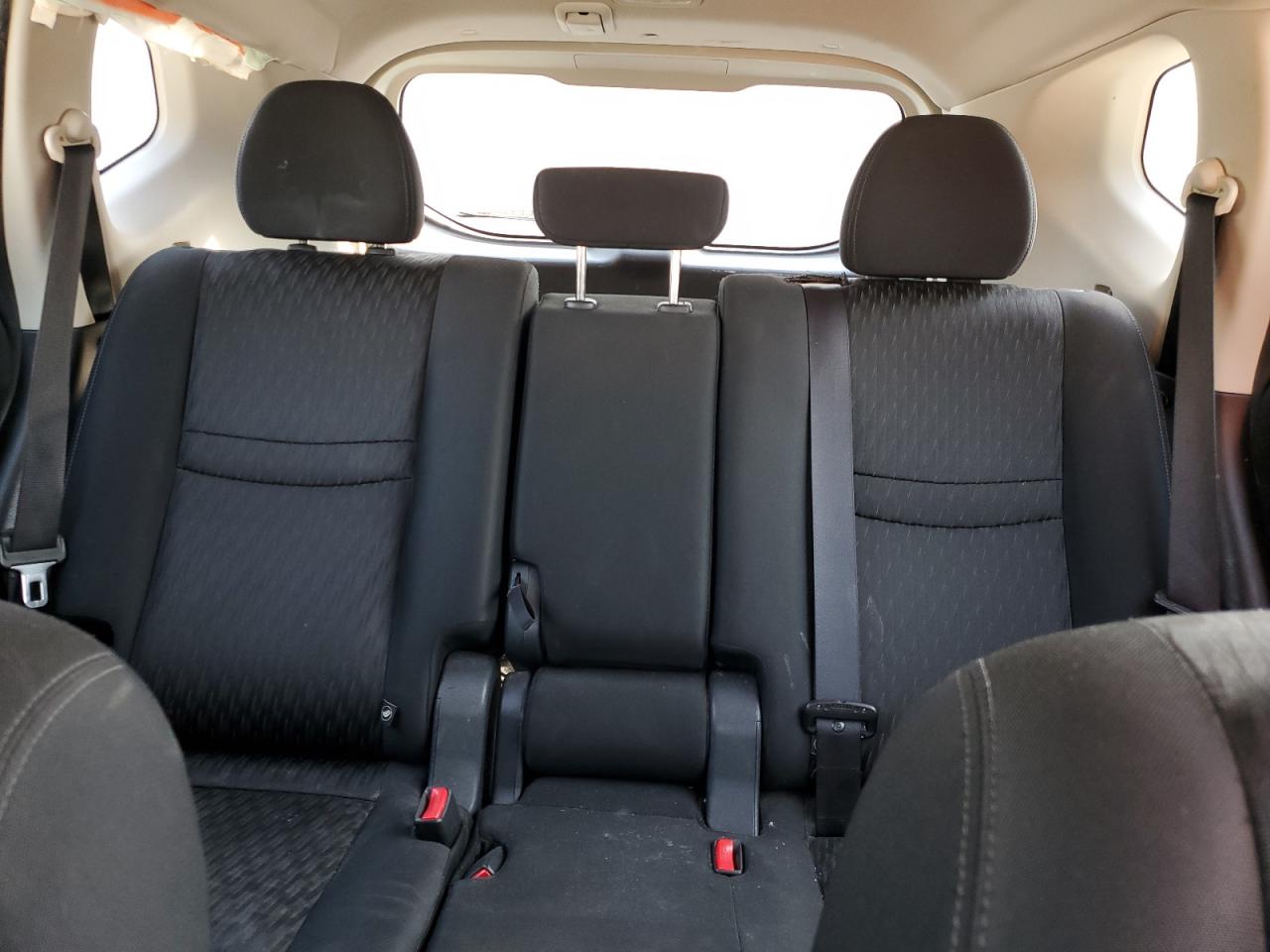 2018 Nissan Rogue - Image 10