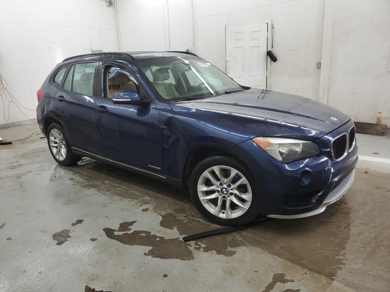 2015 BMW X1 - Image 4
