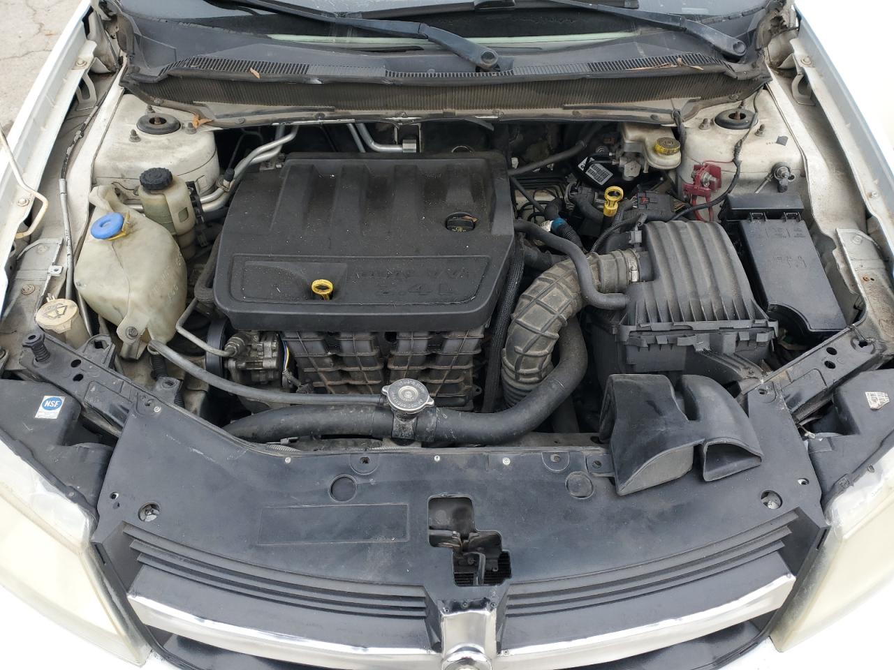 2010 Dodge Avenger - Image 11