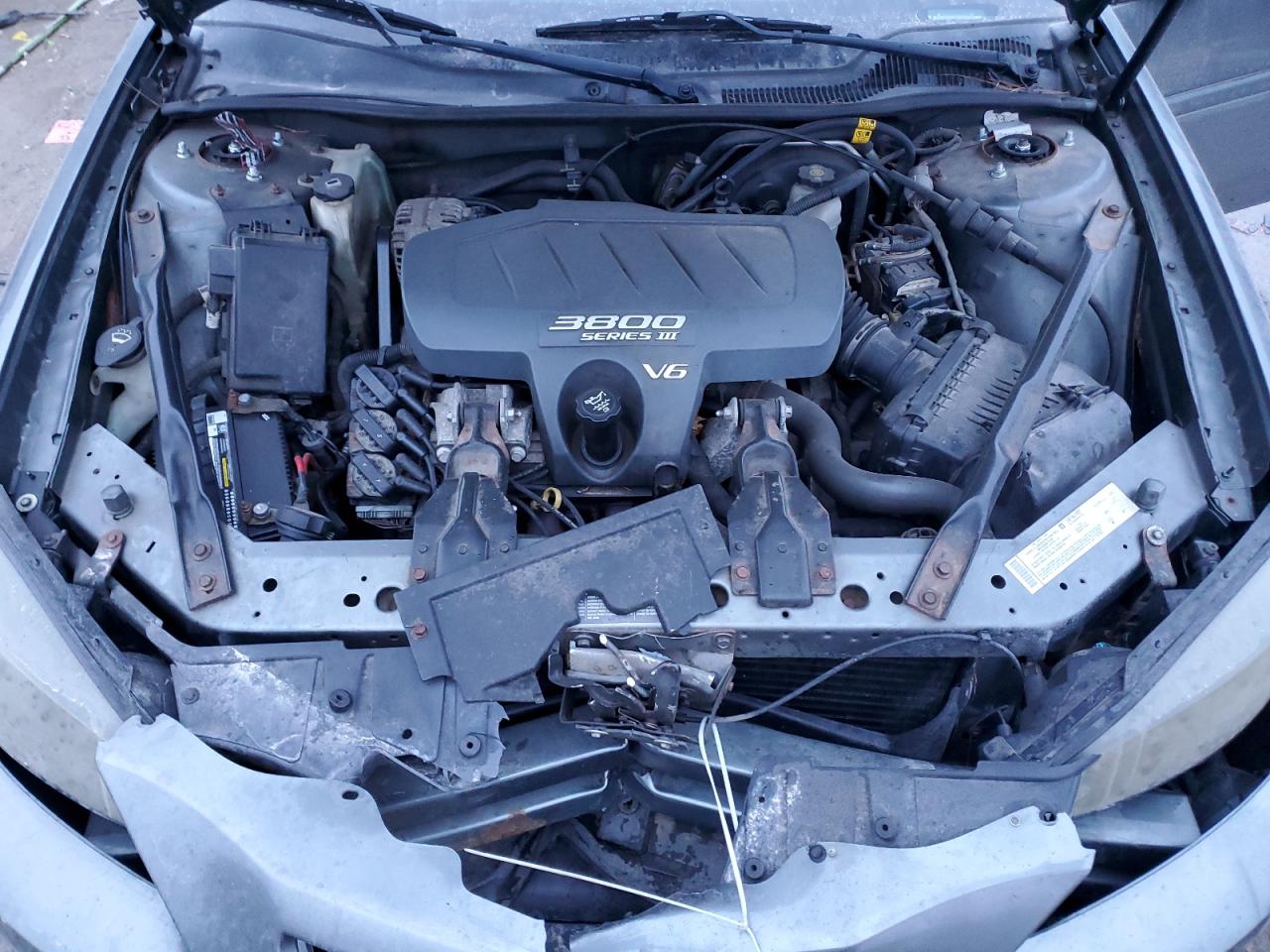 2005 Pontiac Grand Prix - Image 11