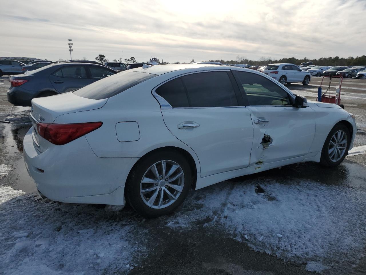 2015 Infiniti Q50 - Image 3