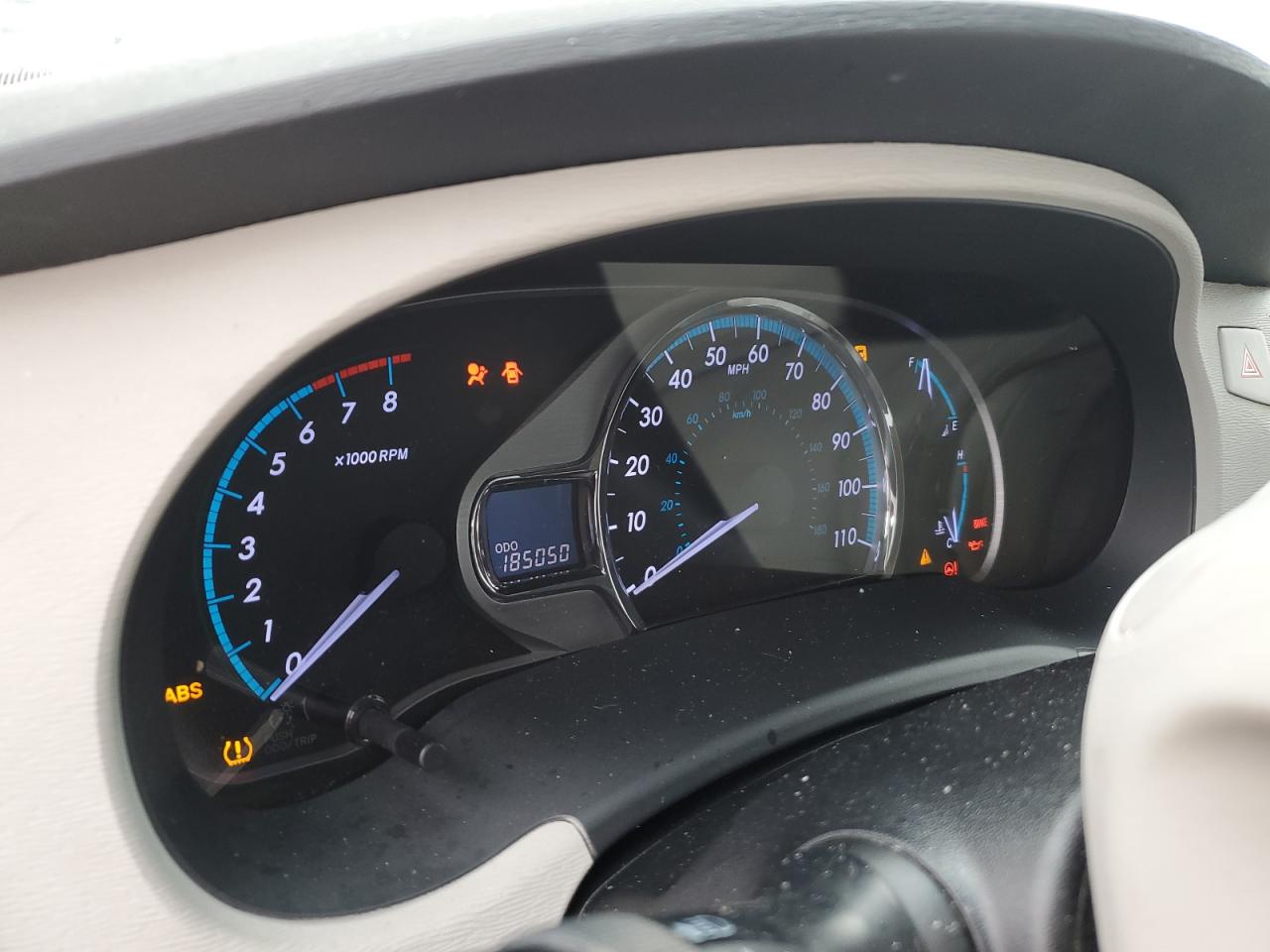 2012 Toyota Sienna - Image 9
