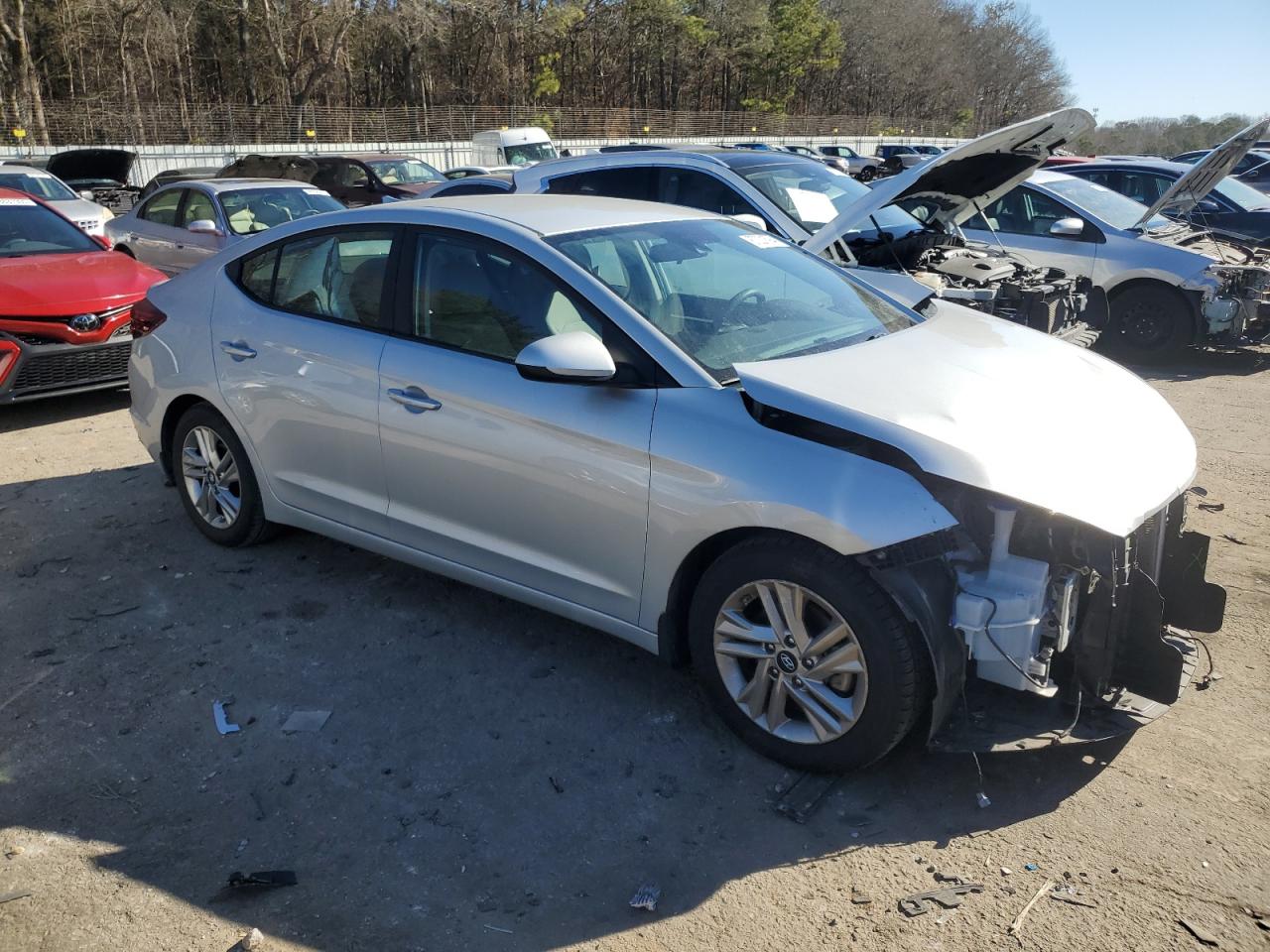 2019 Hyundai Elantra - Image 4