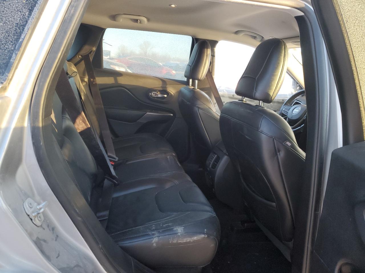 2019 Jeep Grand Cherokee - Image 10