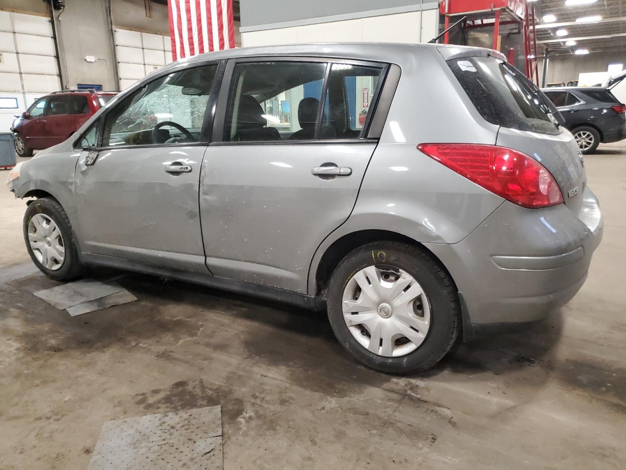 2011 Nissan Versa - Image 2