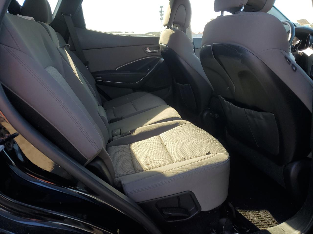 2018 Hyundai Santa Fe - Image 10