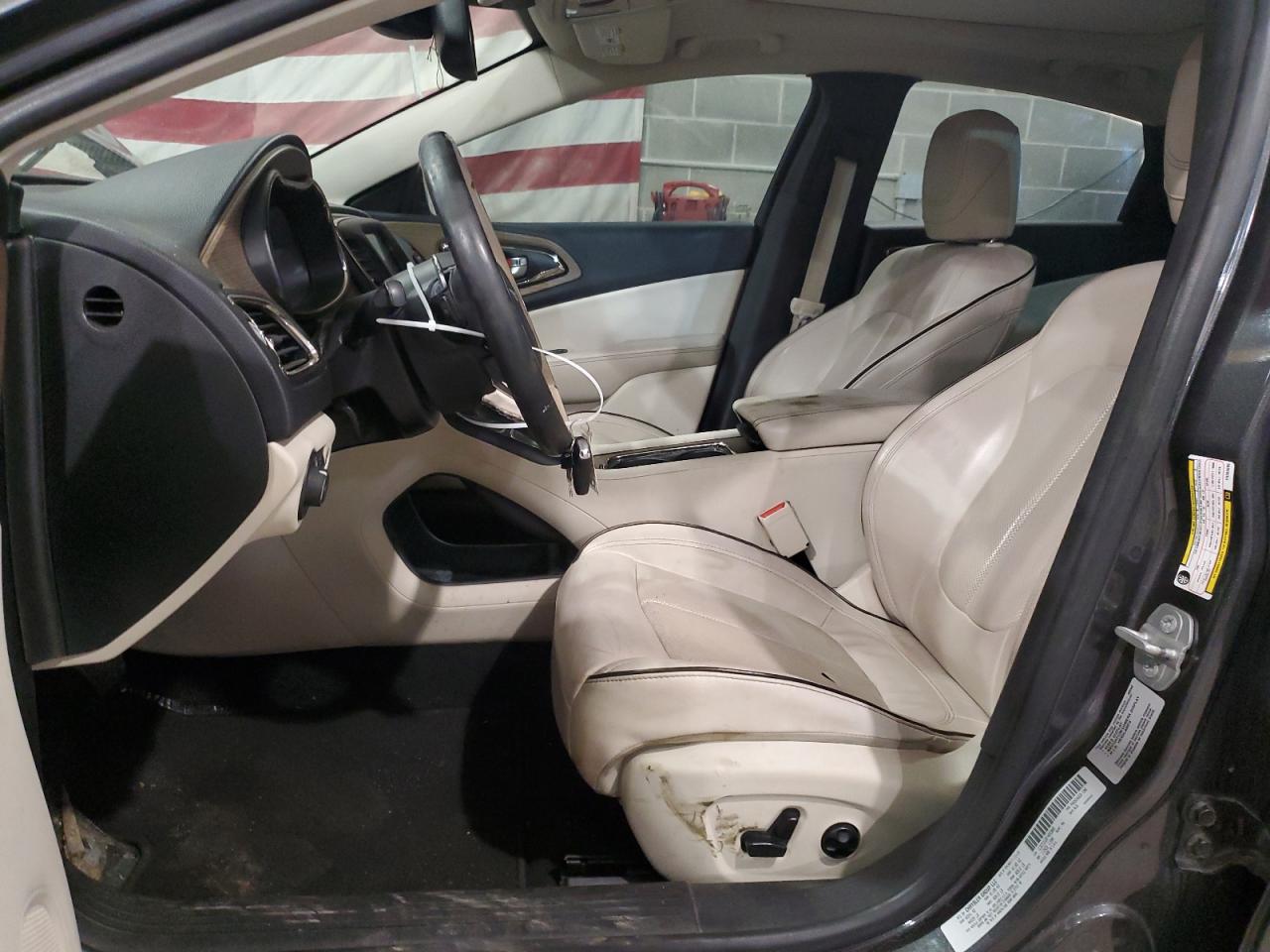 2015 Chrysler 200 - Image 7