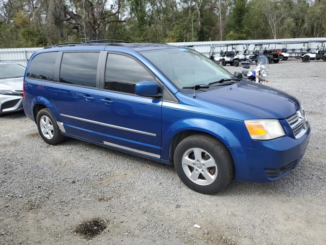 2010 Dodge Caravan - Image 4