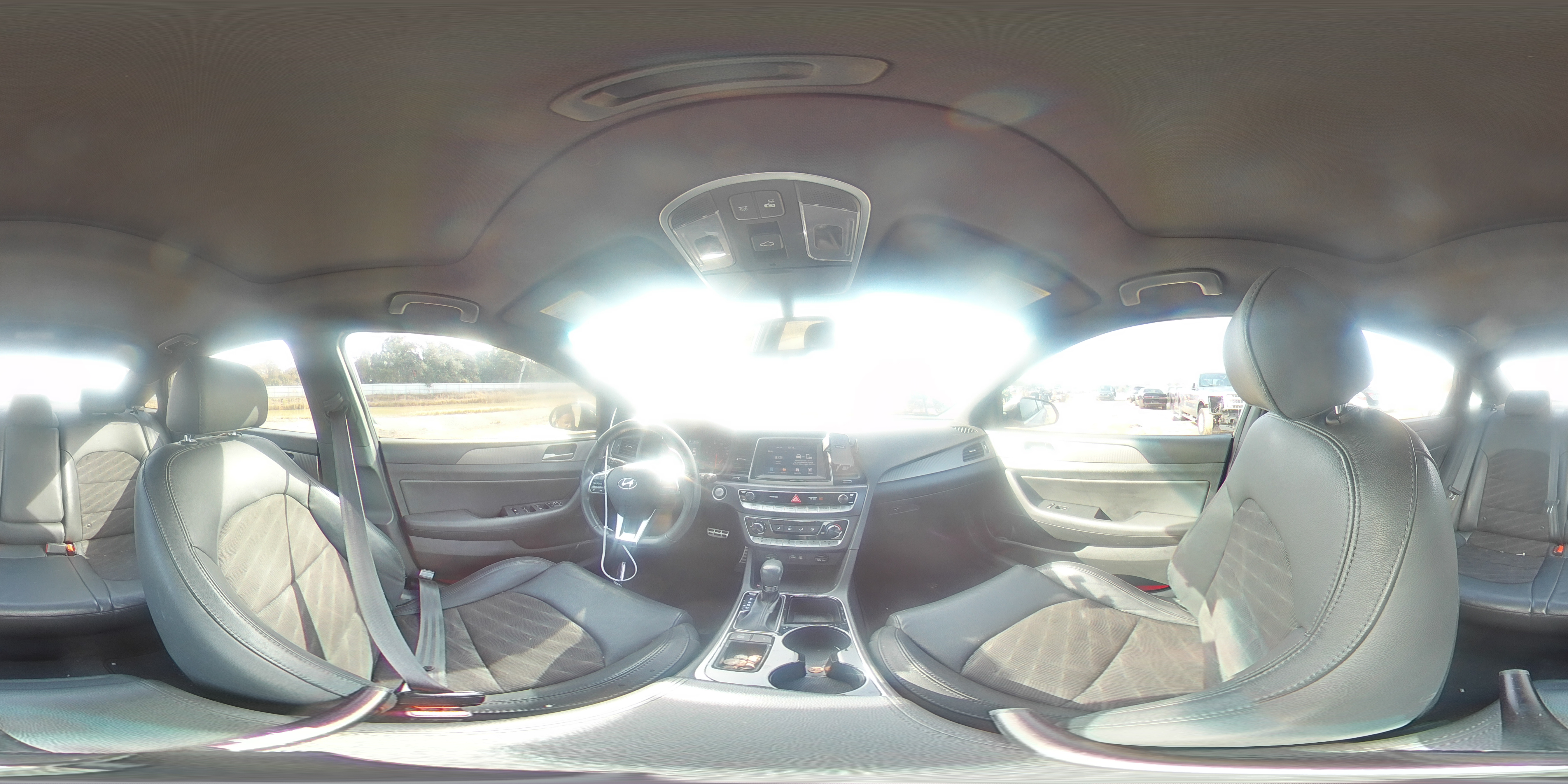 2018 Hyundai Sonata - Image 13