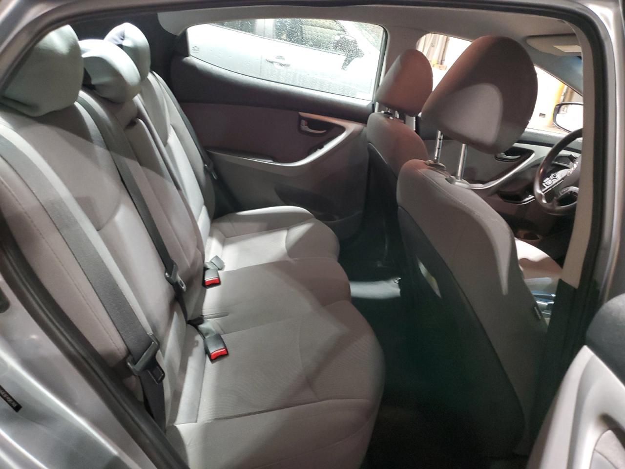 2015 Hyundai Elantra - Image 11