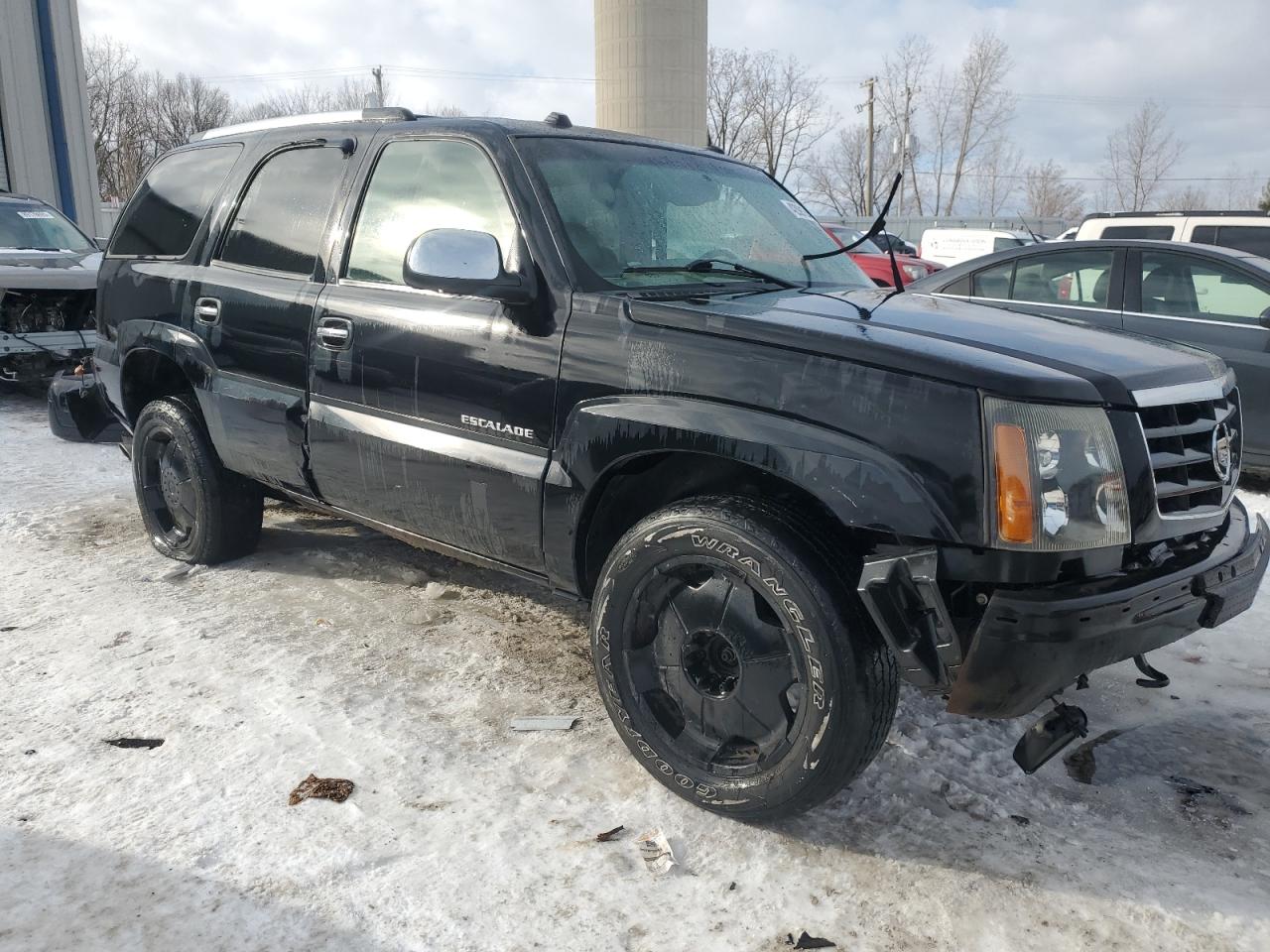 2004 Cadillac Escalade - Image 4