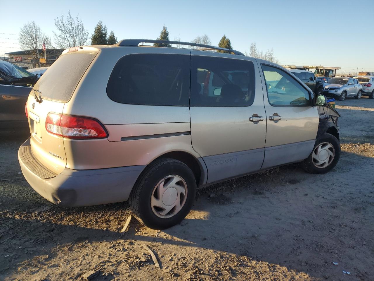 2001 Toyota Sienna - Image 3