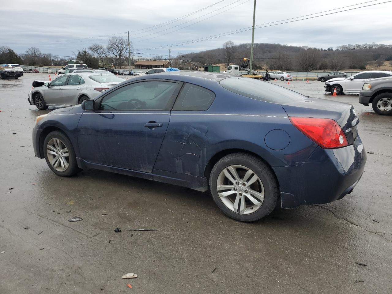 2010 Nissan Altima - Image 2