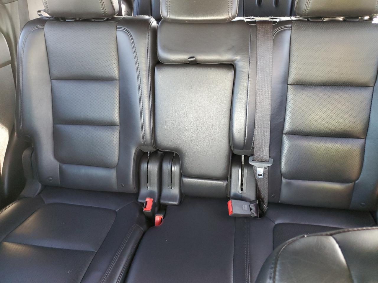 2015 Ford Explorer - Image 10