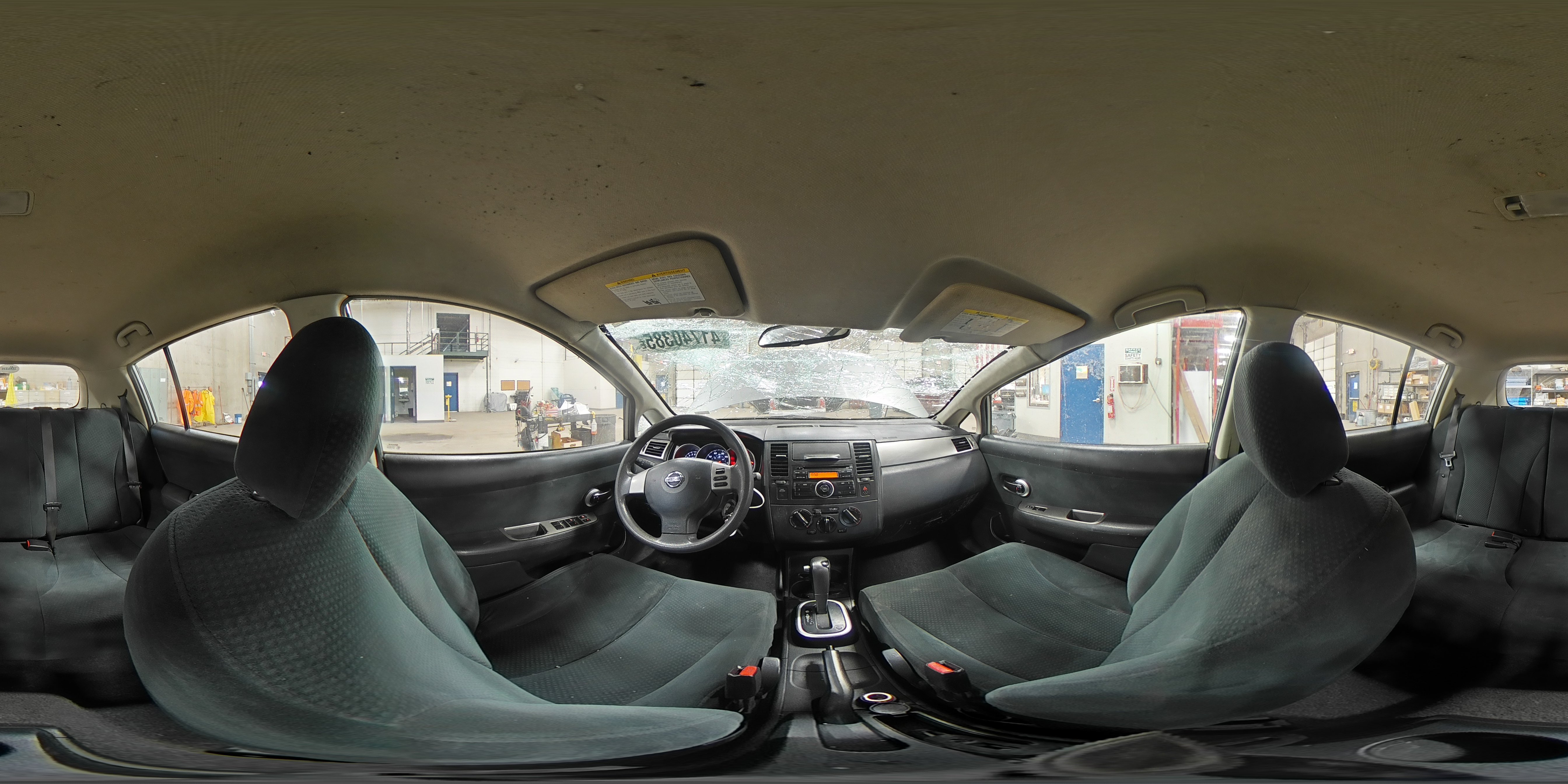 2011 Nissan Versa - Image 14