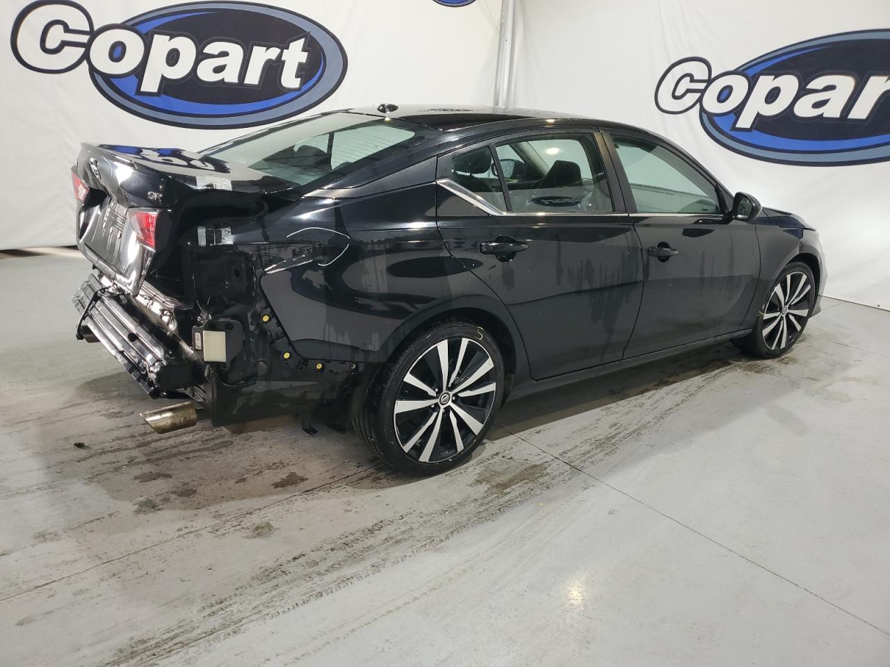 2021 Nissan Altima - Image 3