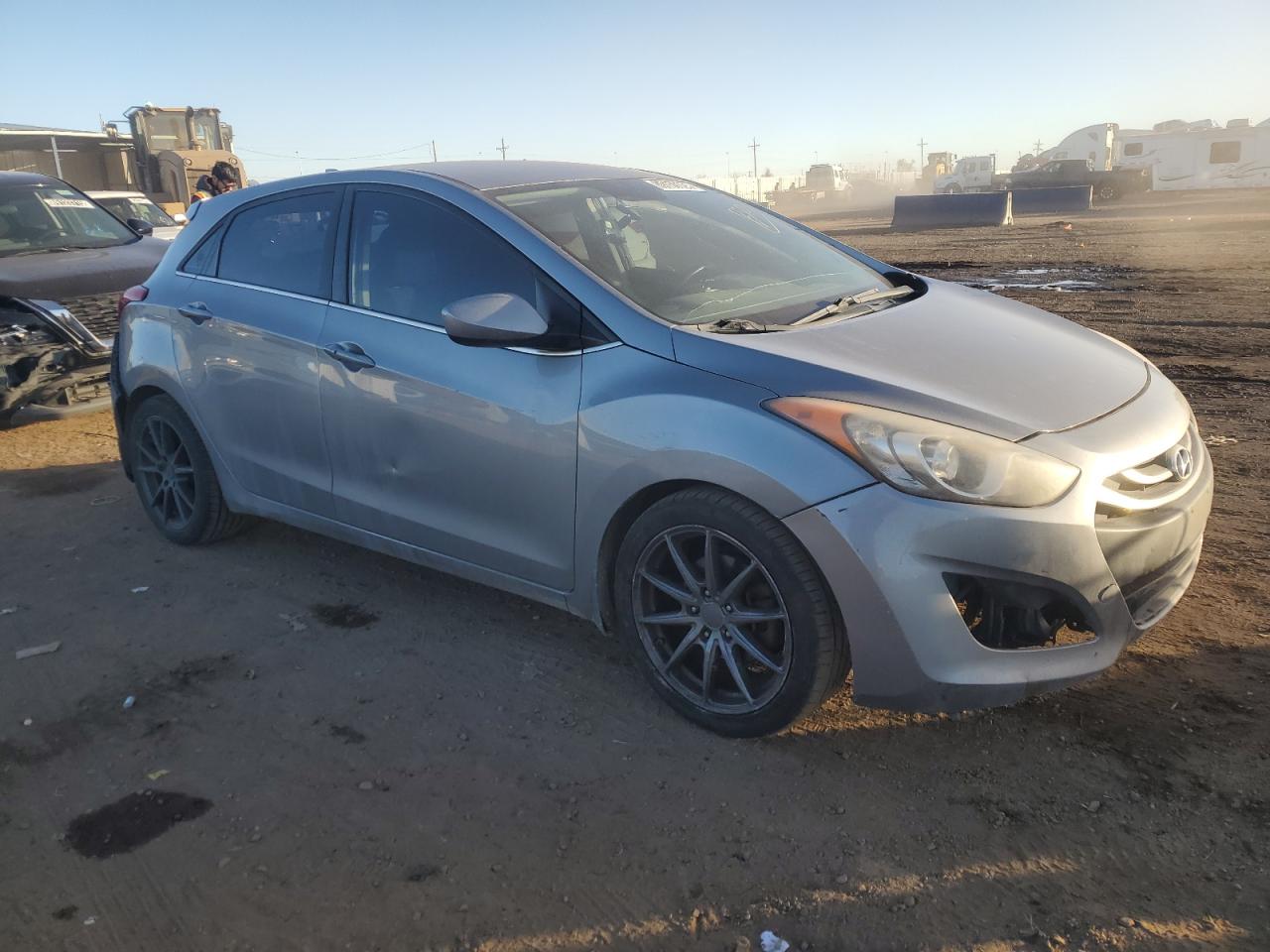 2013 Hyundai Elantra - Image 4