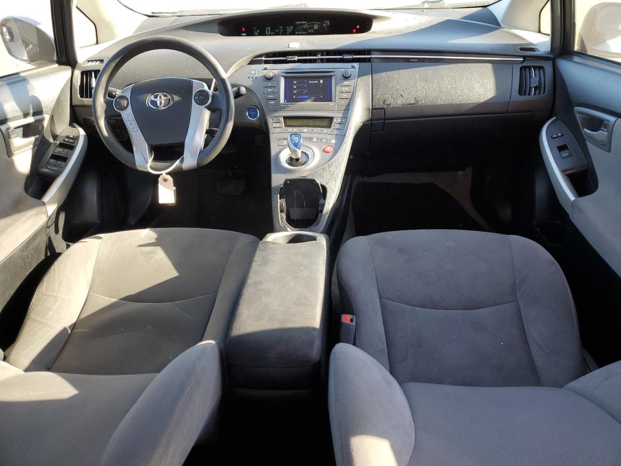 2015 Toyota Prius - Image 8