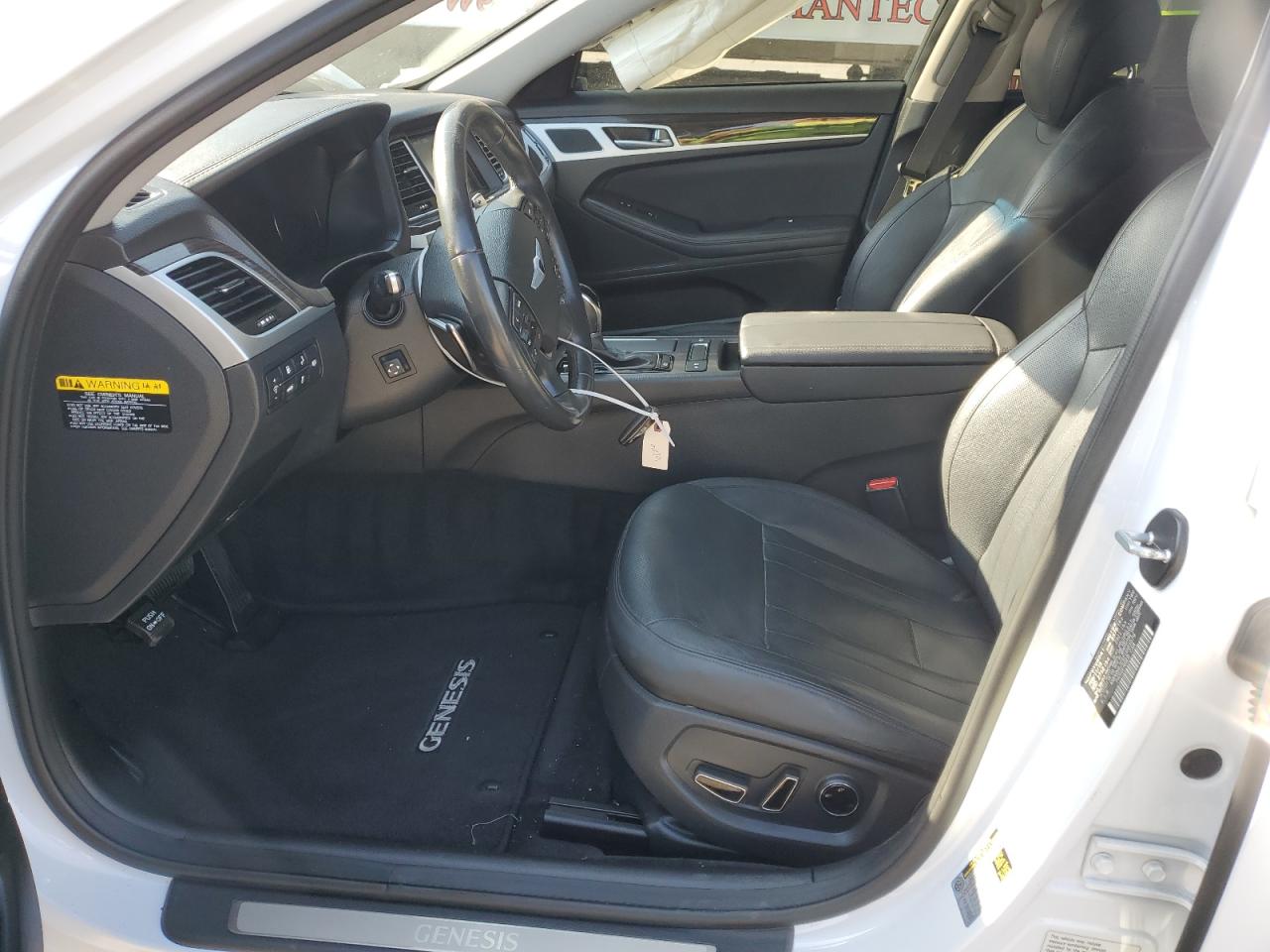 2015 Hyundai Genesis - Image 7
