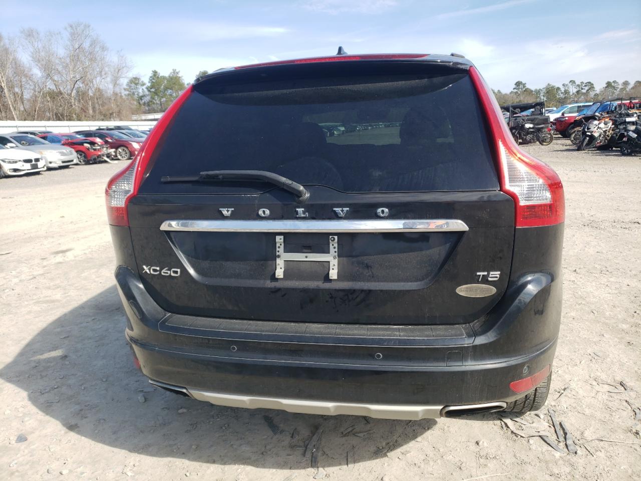 2017 Volvo XC60 - Image 6