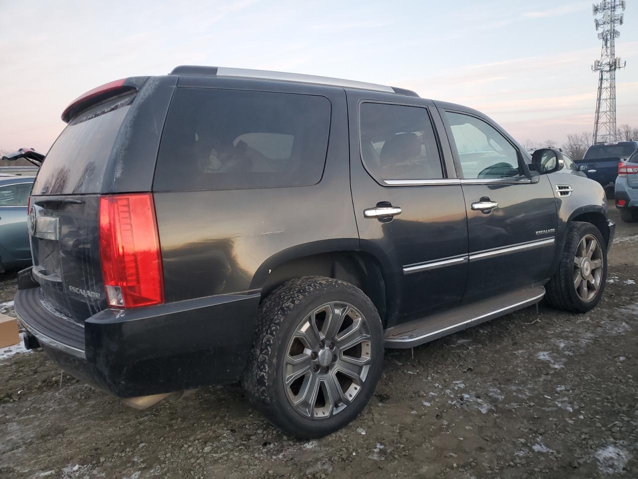 2011 Cadillac Escalade - Image 3