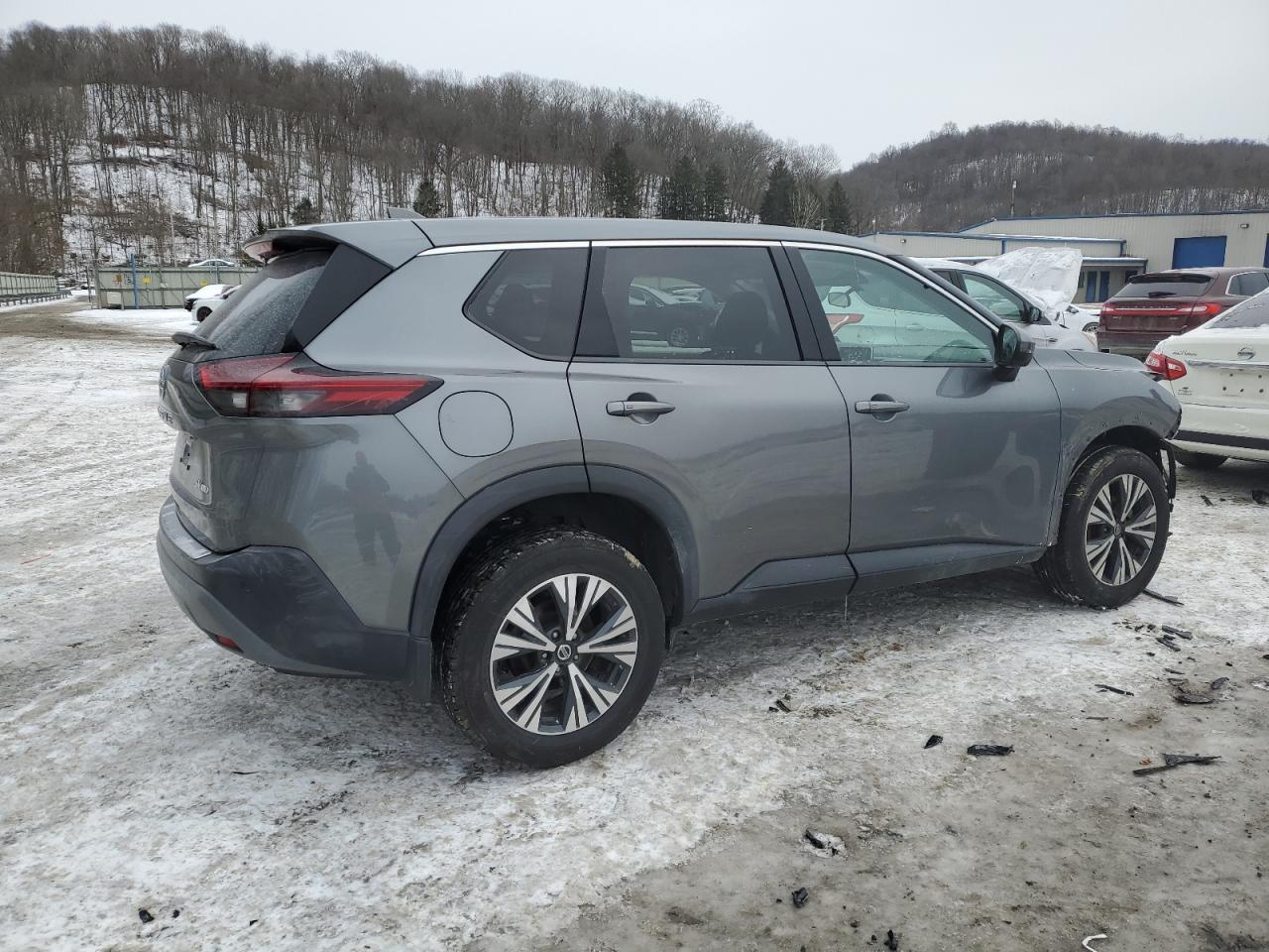 2021 Nissan Rogue - Image 3
