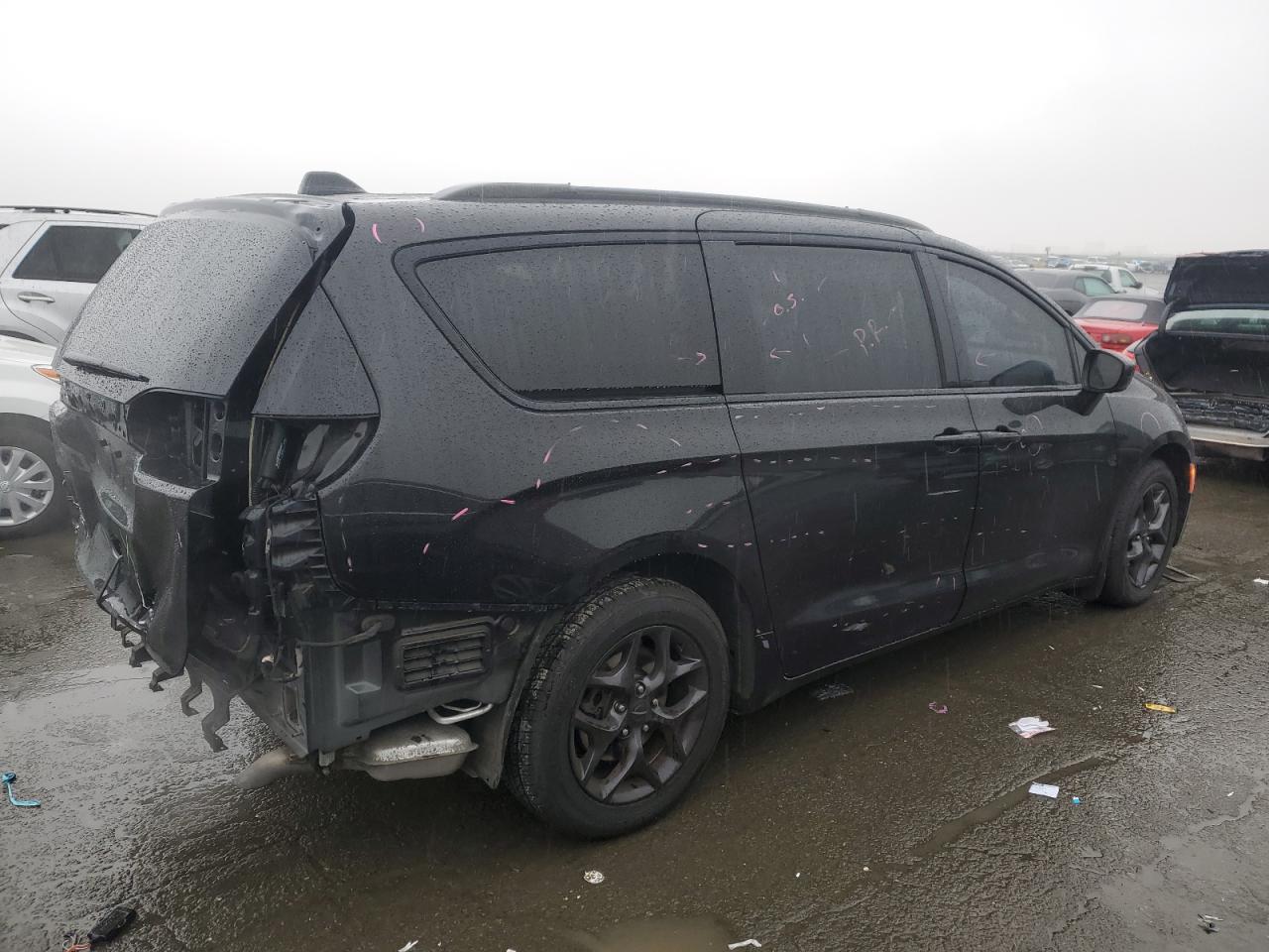 2020 Chrysler Pacifica - Image 3