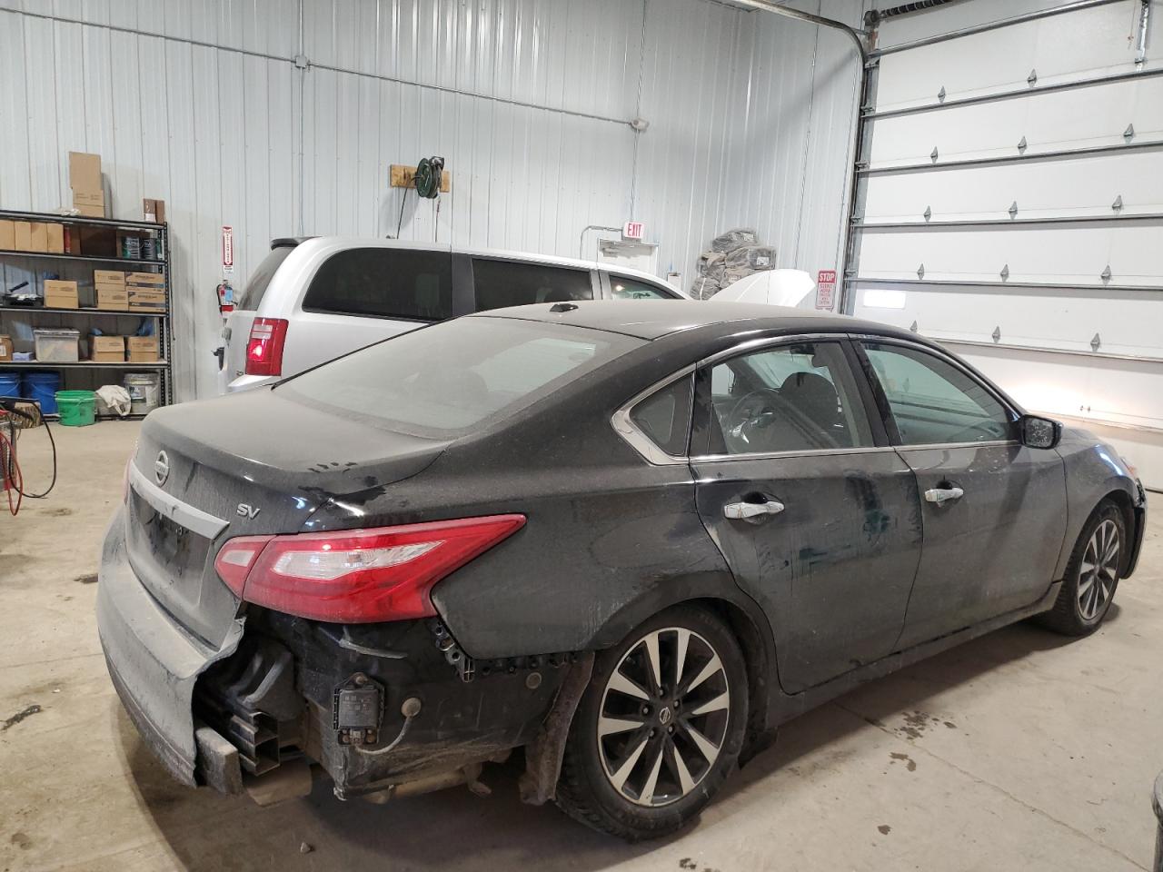 2017 Nissan Altima - Image 3