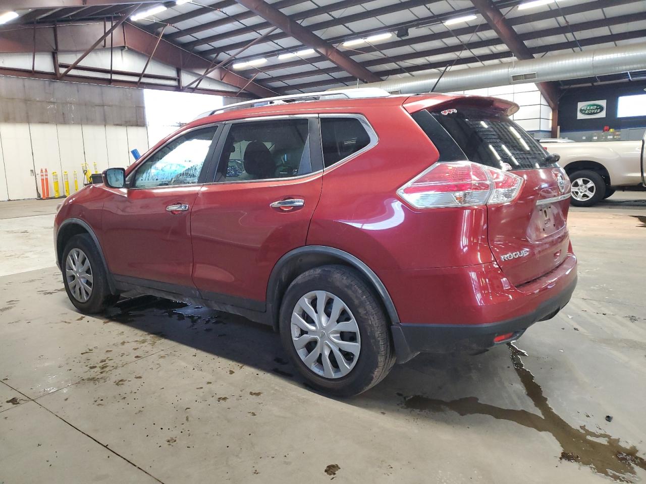 2016 Nissan Rogue - Image 2