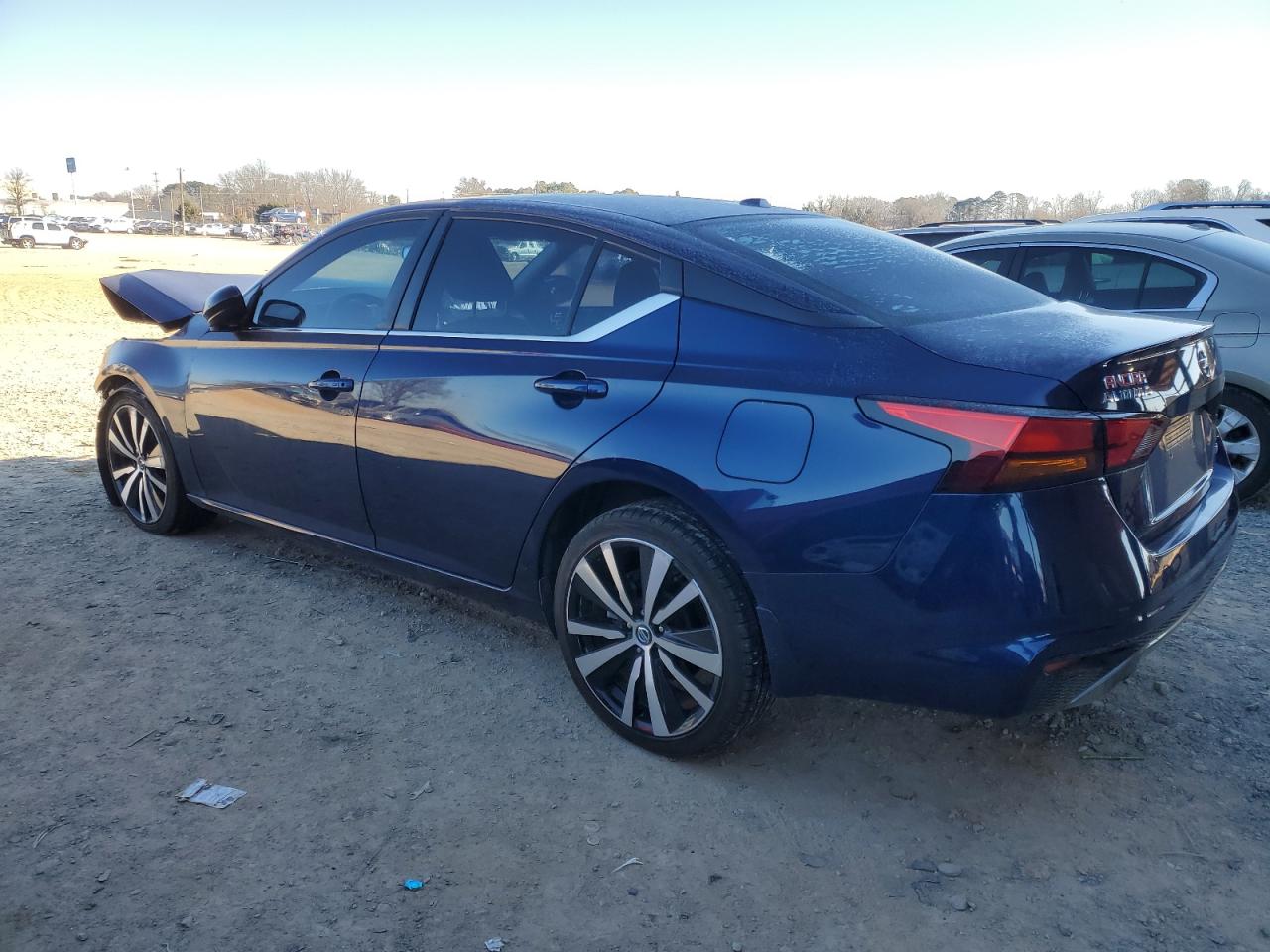 2019 Nissan Altima - Image 2