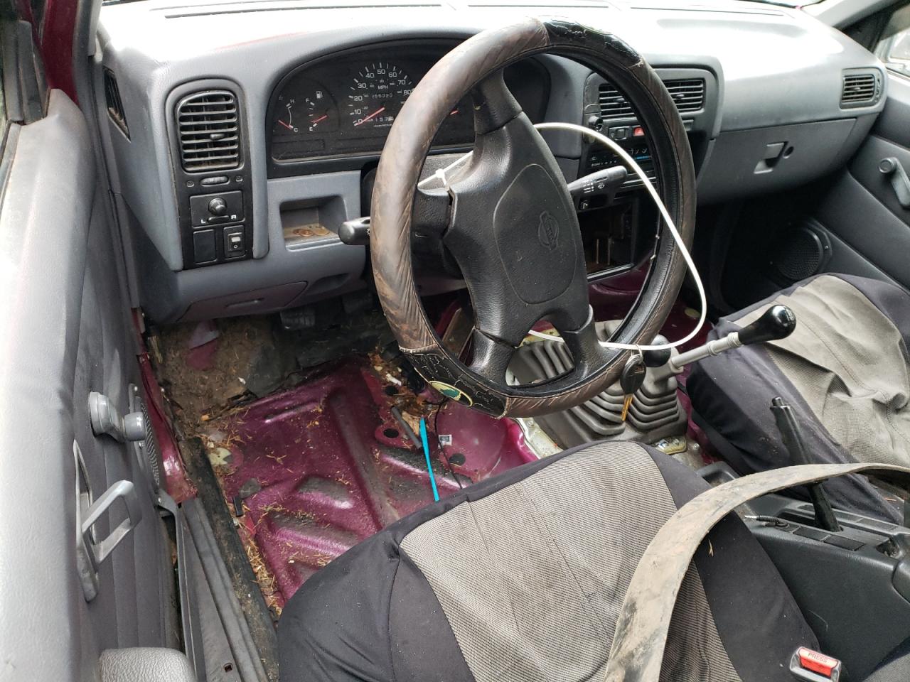 1995 Nissan Titan - Image 8