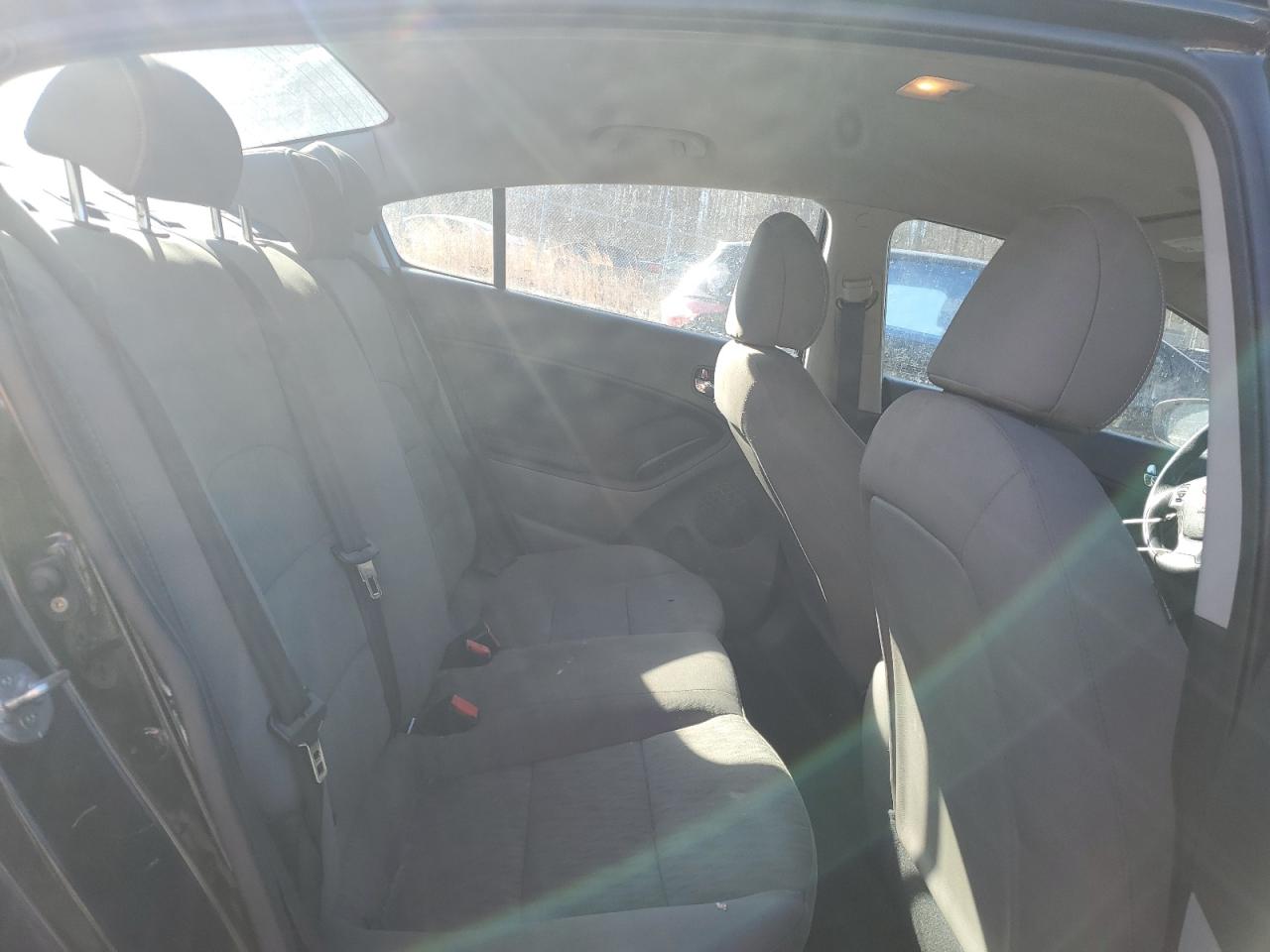 2015 Kia Forte - Image 10