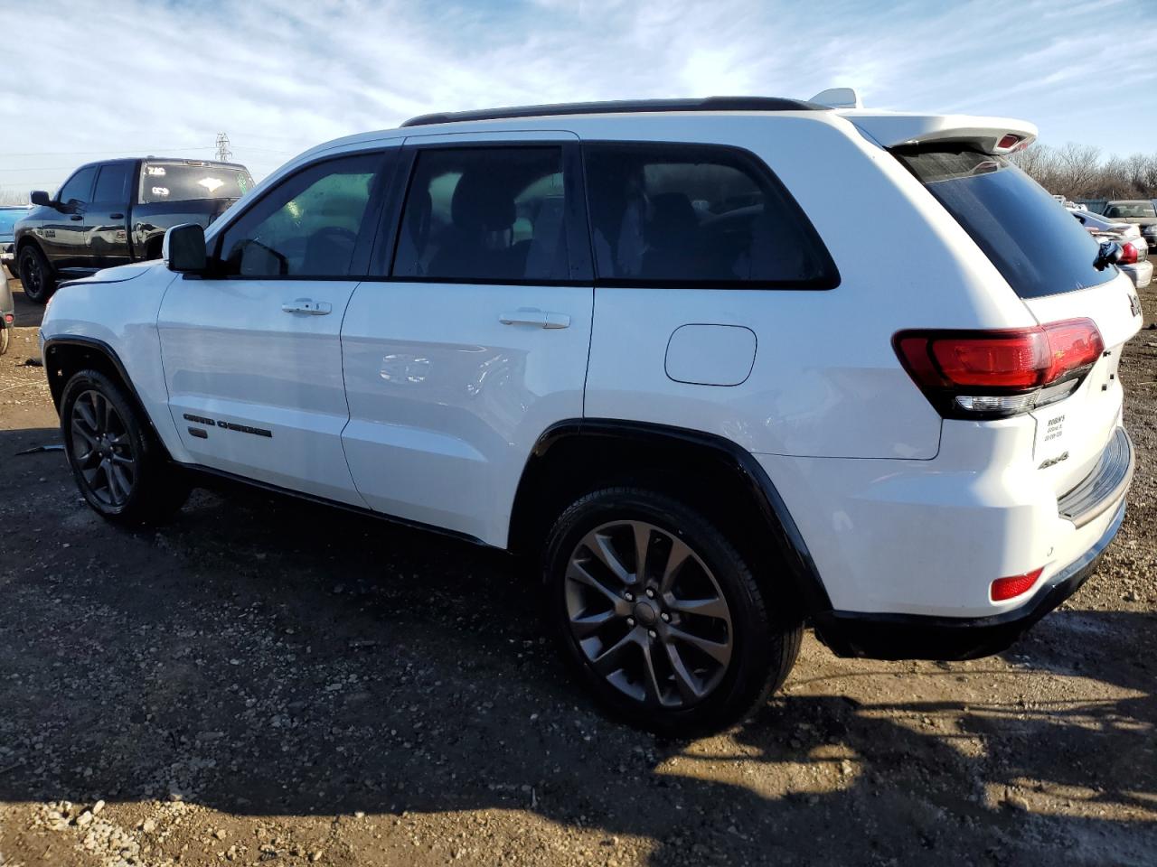 2016 Jeep Grand Cherokee - Image 2