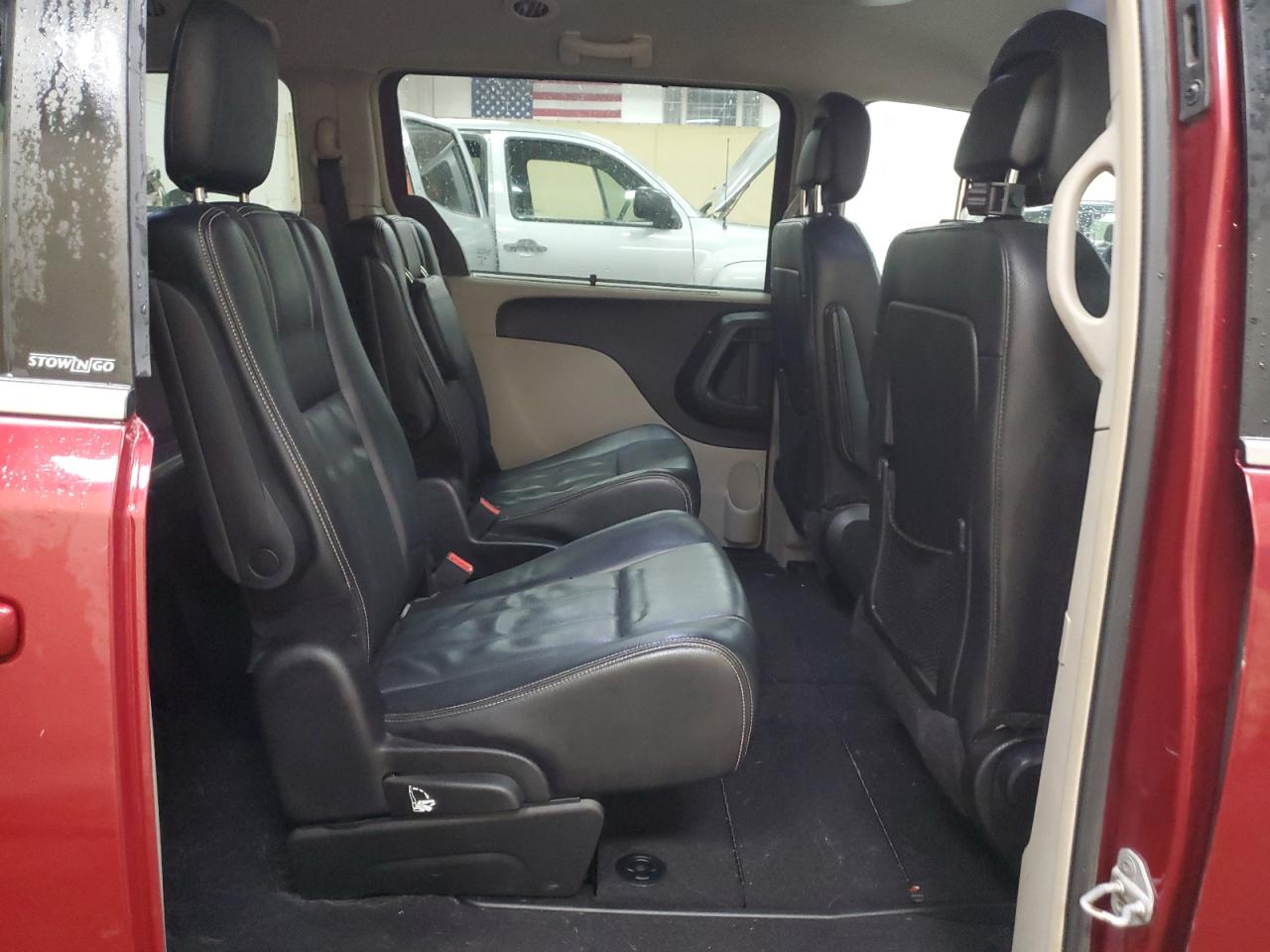 2013 Chrysler Town & Country - Image 11