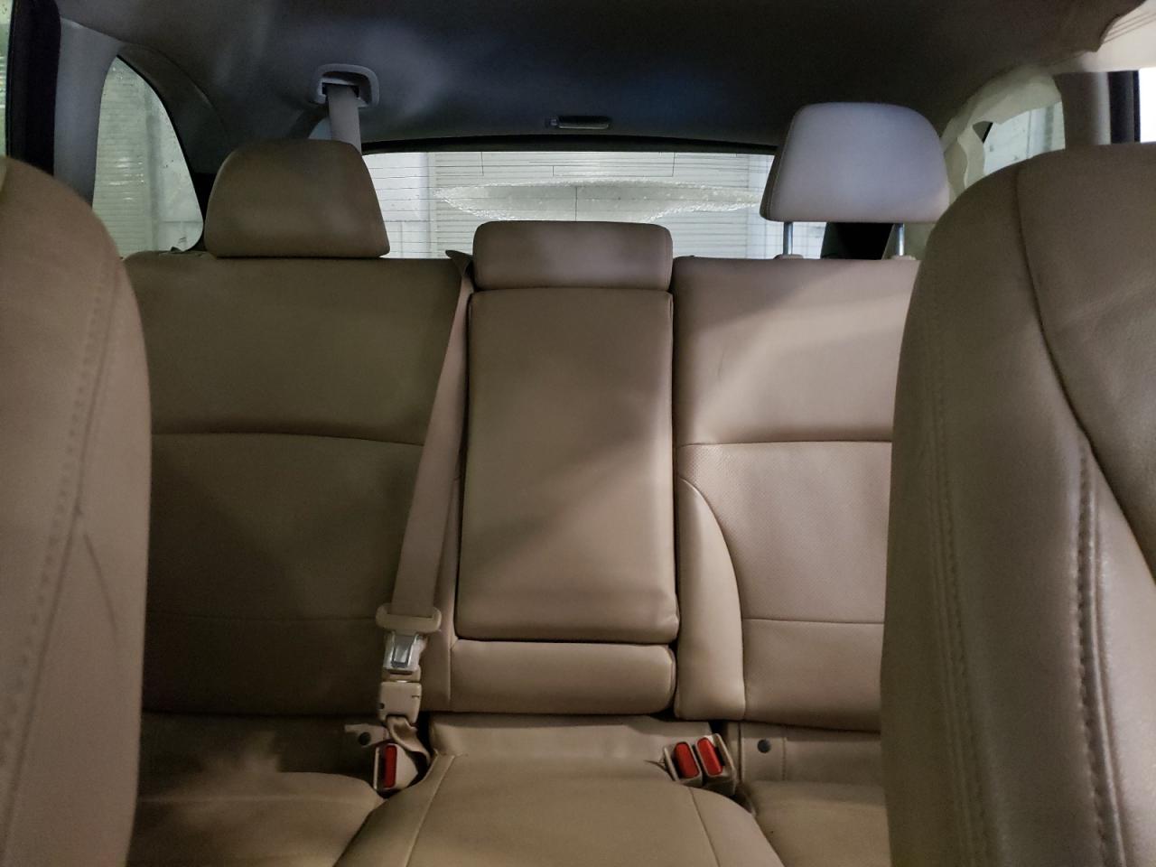 2016 Subaru Outback - Image 10
