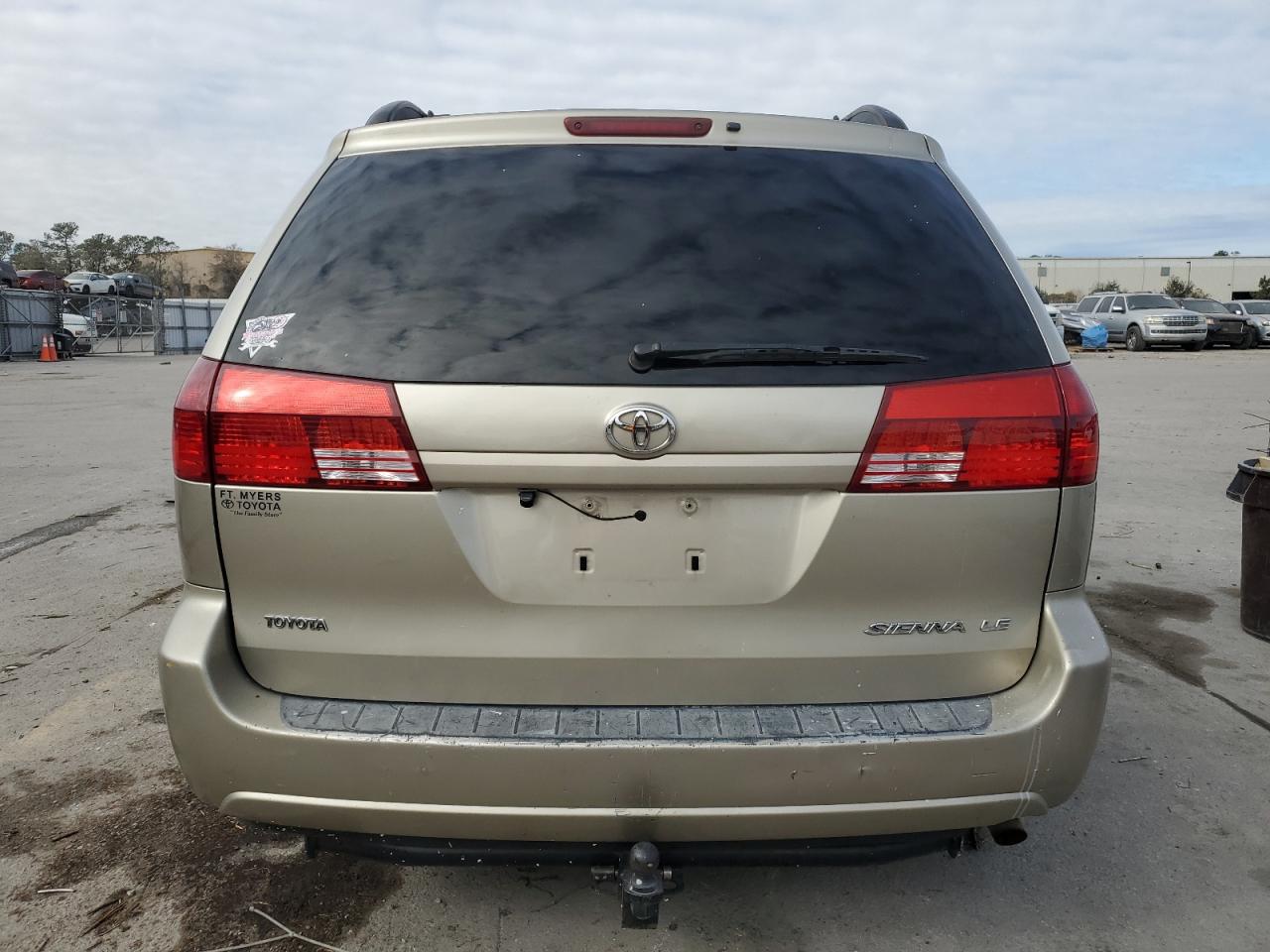 2005 Toyota Sienna - Image 6